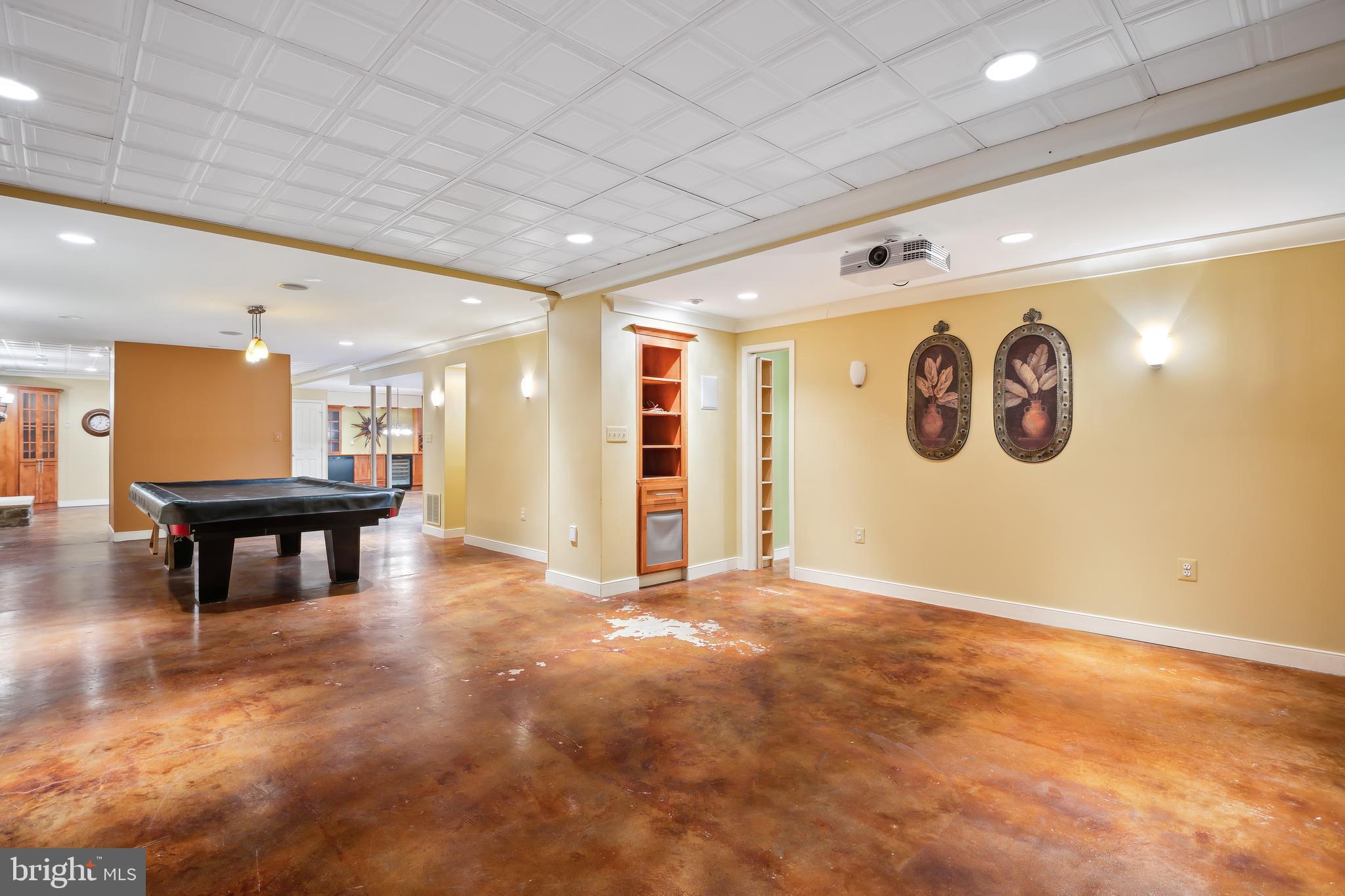 TRIADELPHIA WOODS - Residential