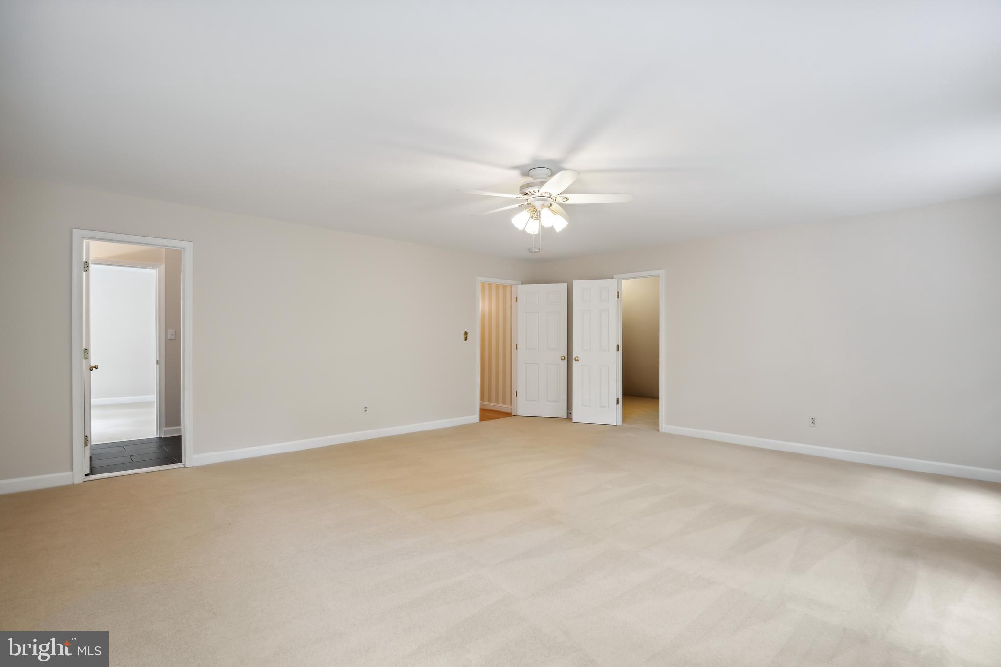 TRIADELPHIA WOODS - Residential