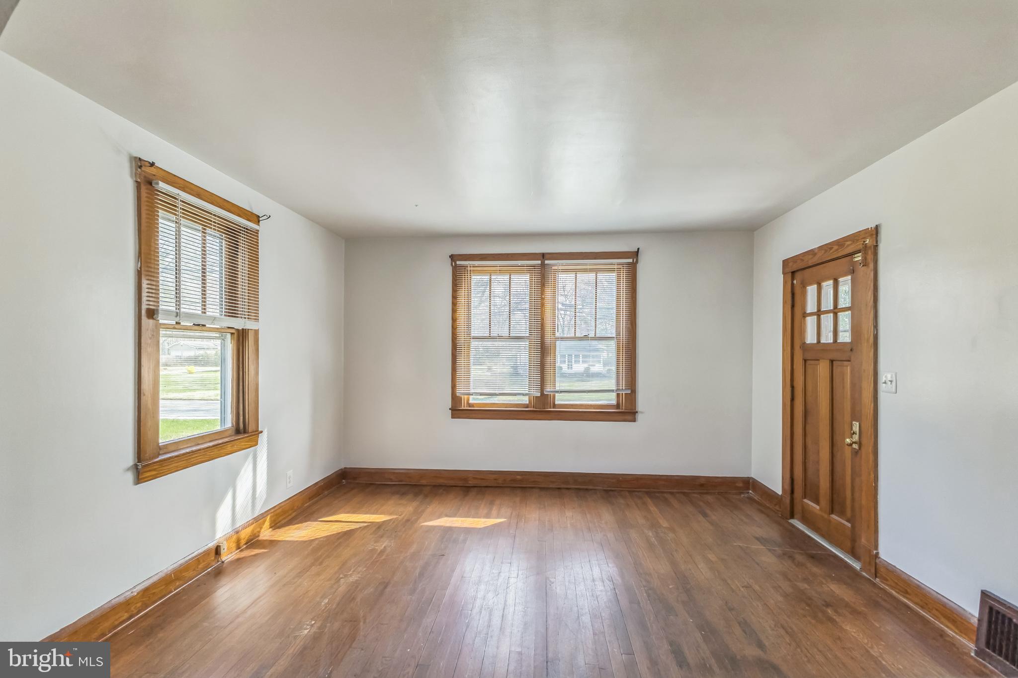 BOWLEYS QUARTERS - Residential