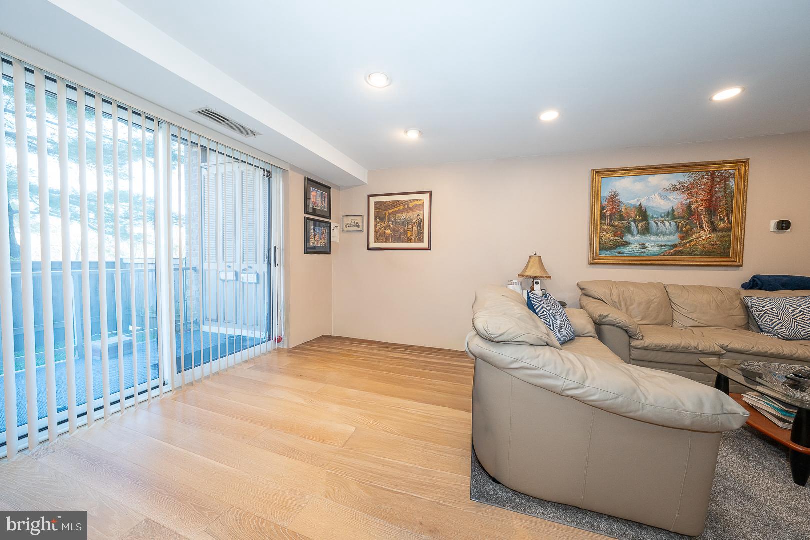 OAK HILL - Residential
