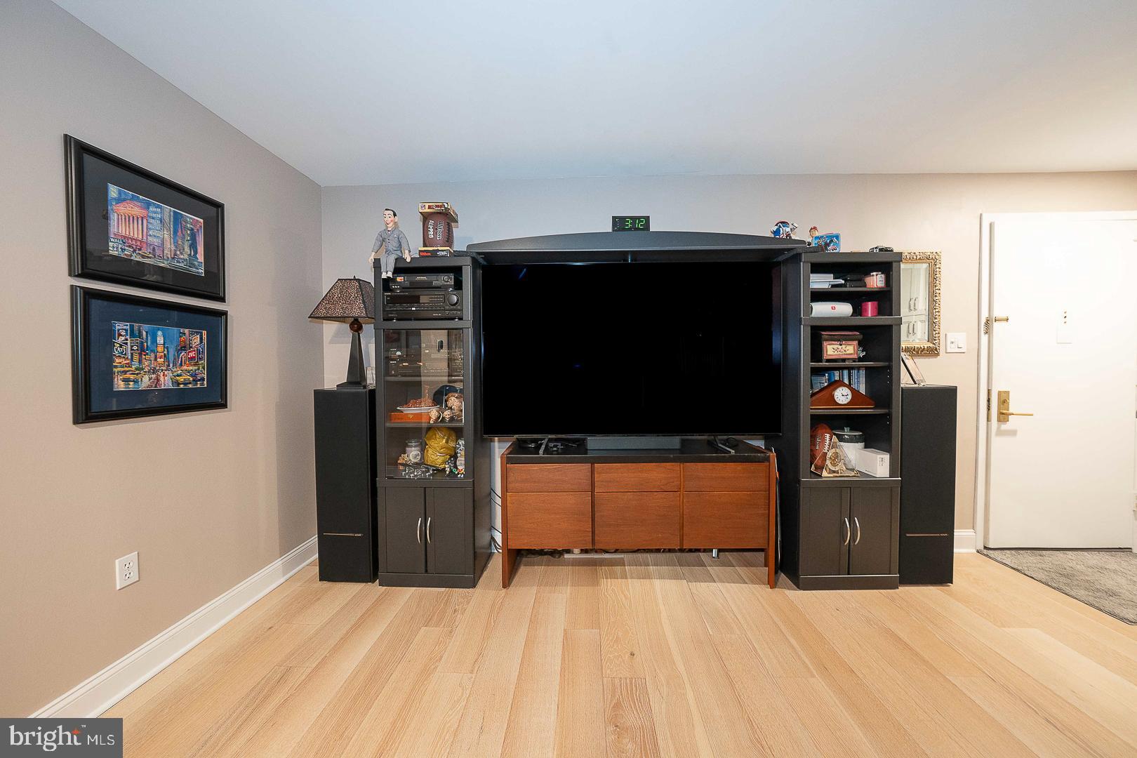 OAK HILL - Residential