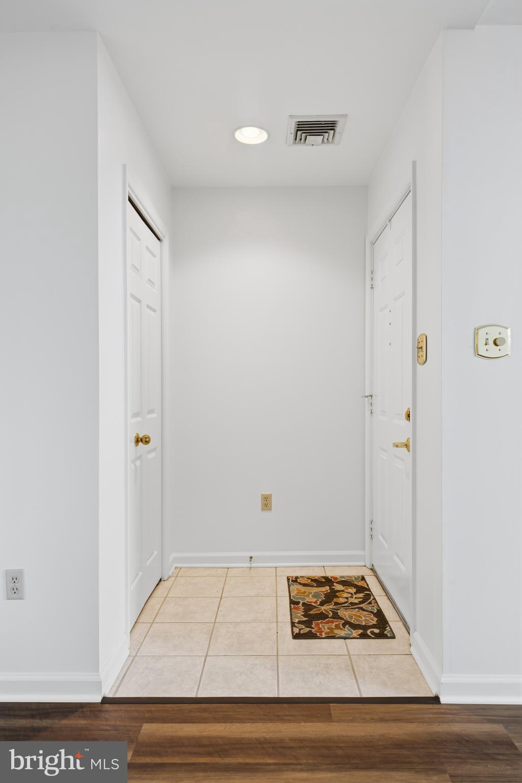 THOROUGHBRED CROSSING - Residential