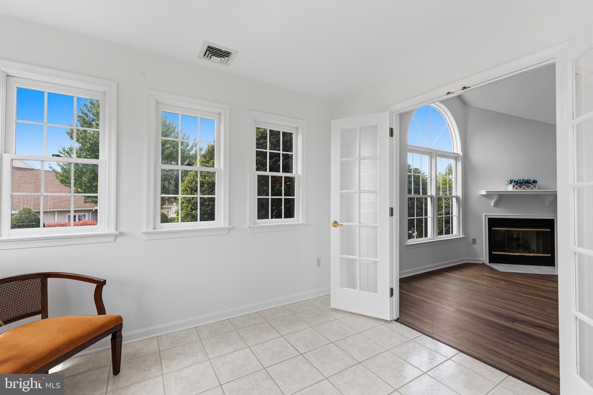 THOROUGHBRED CROSSING - Residential