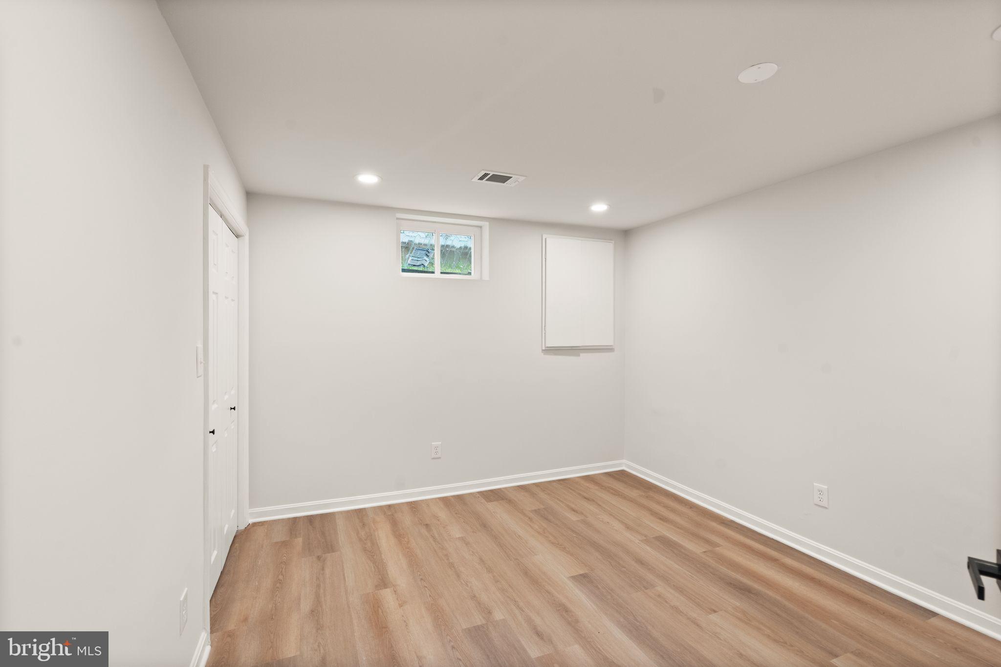 KENWOOD OAKS - Residential