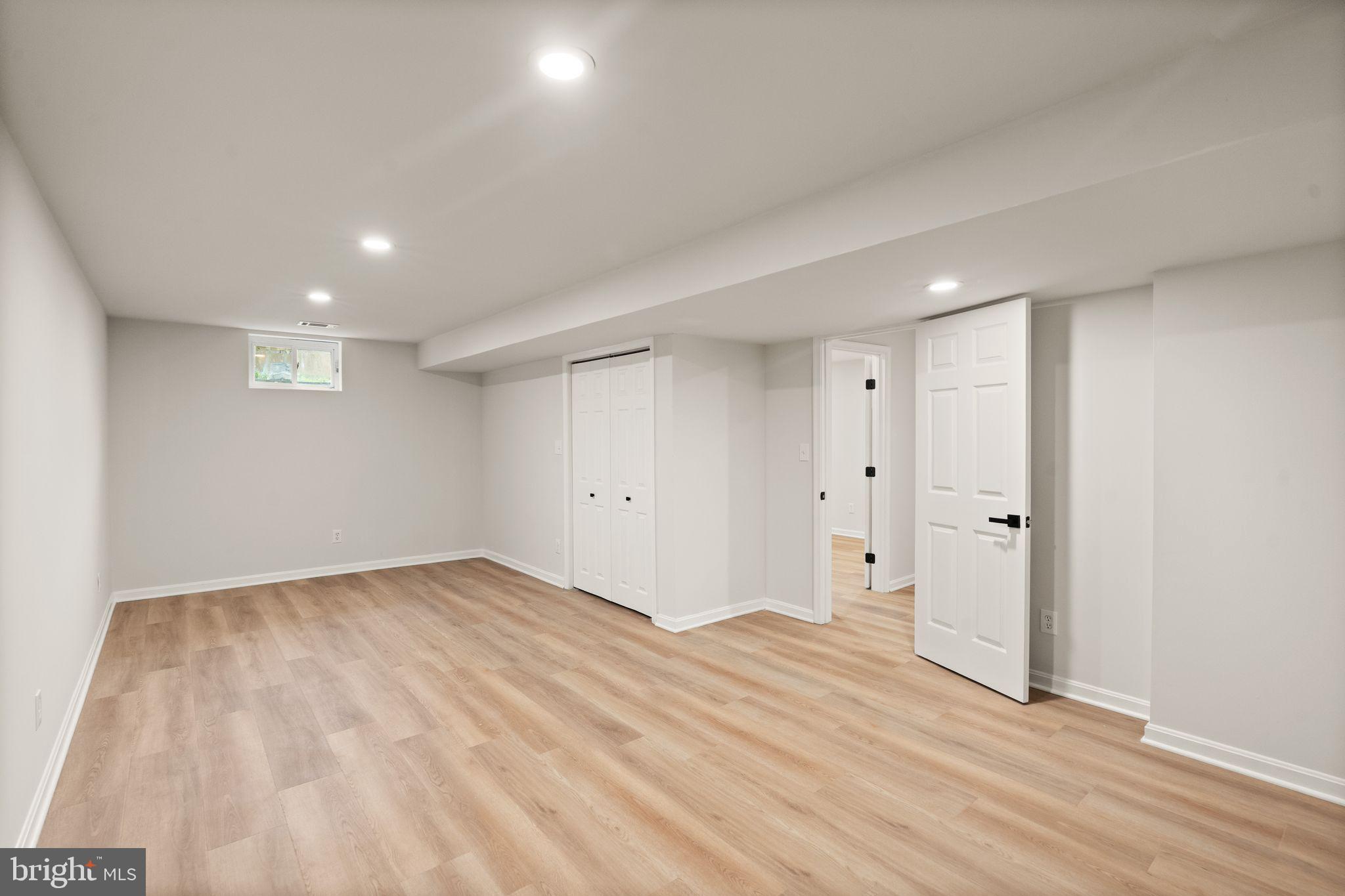 KENWOOD OAKS - Residential