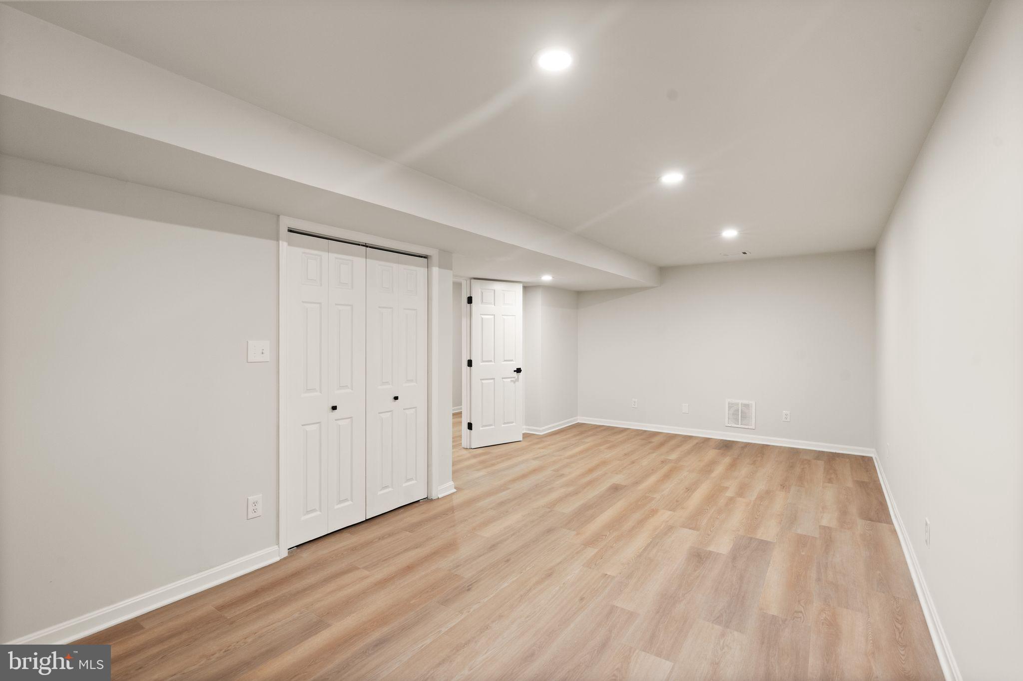 KENWOOD OAKS - Residential