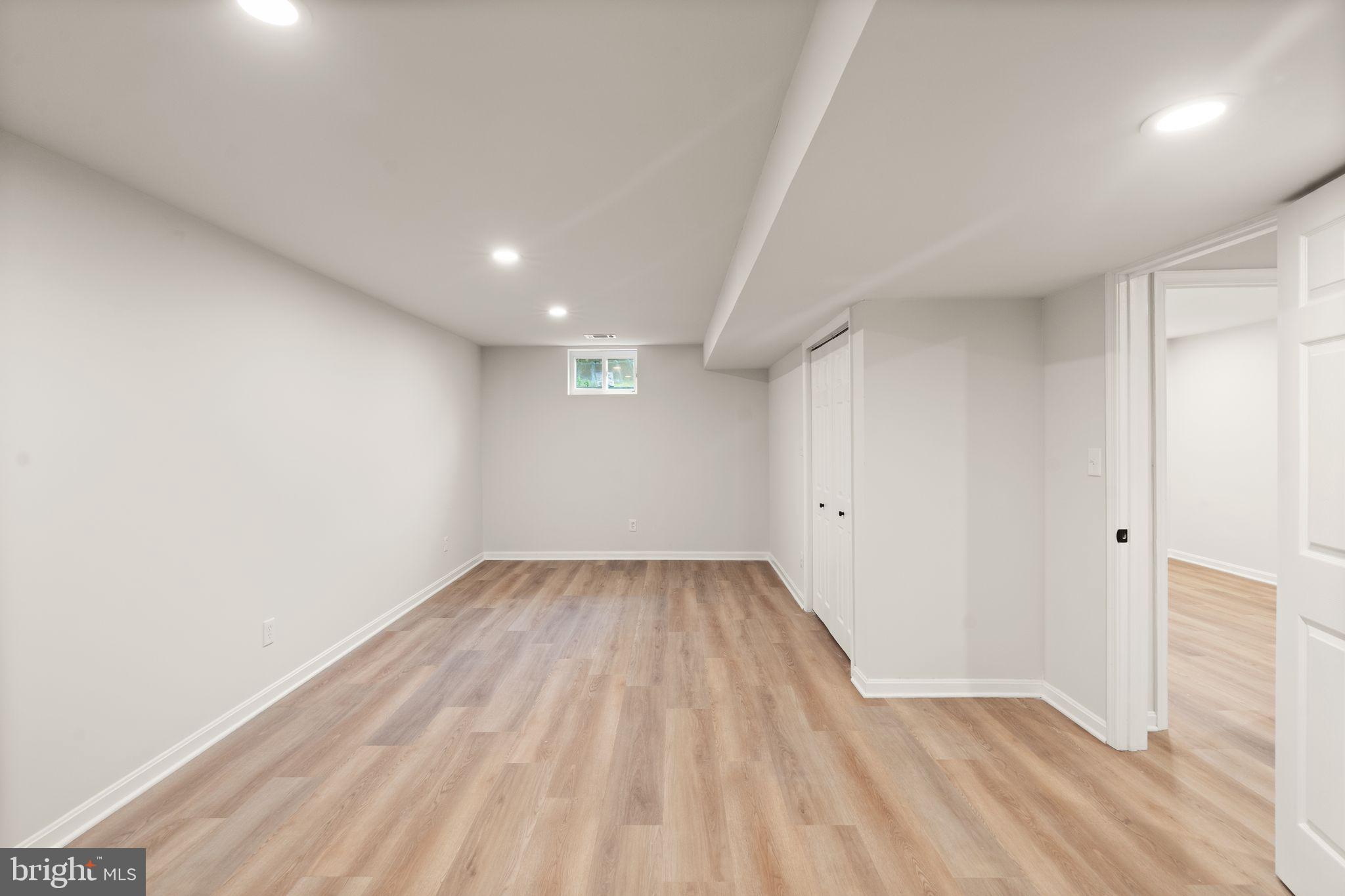 KENWOOD OAKS - Residential