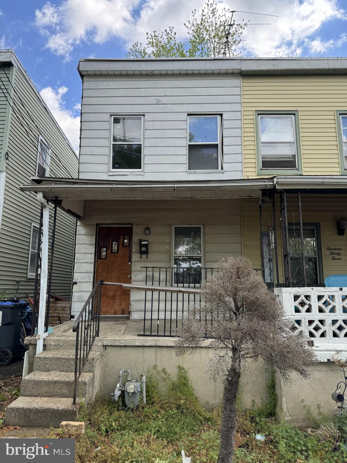 3 Bedroom 1 Bath twin.  Home in need of renovation and is being sold as-is.  Buyer responsible for U and O.  Great opportunity for a fix and flip.  Price reflects condition.  Power is not on so bring a flashlight for showings.