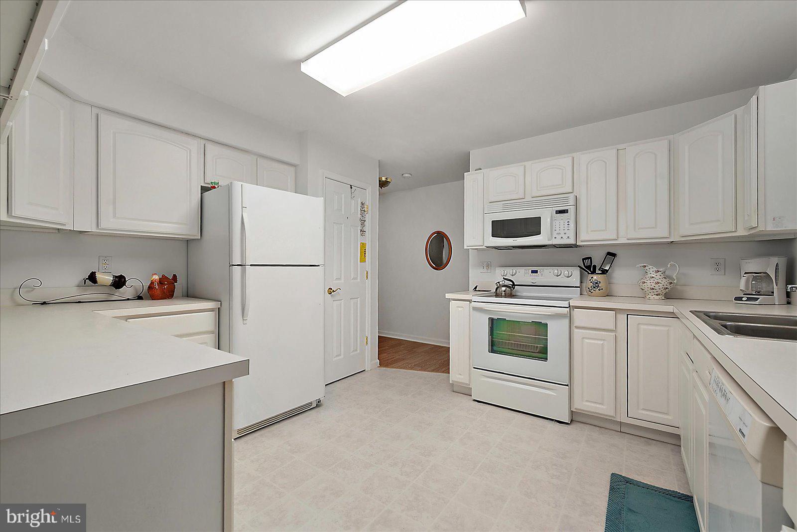 CAPTAIN'S COVE - Residential