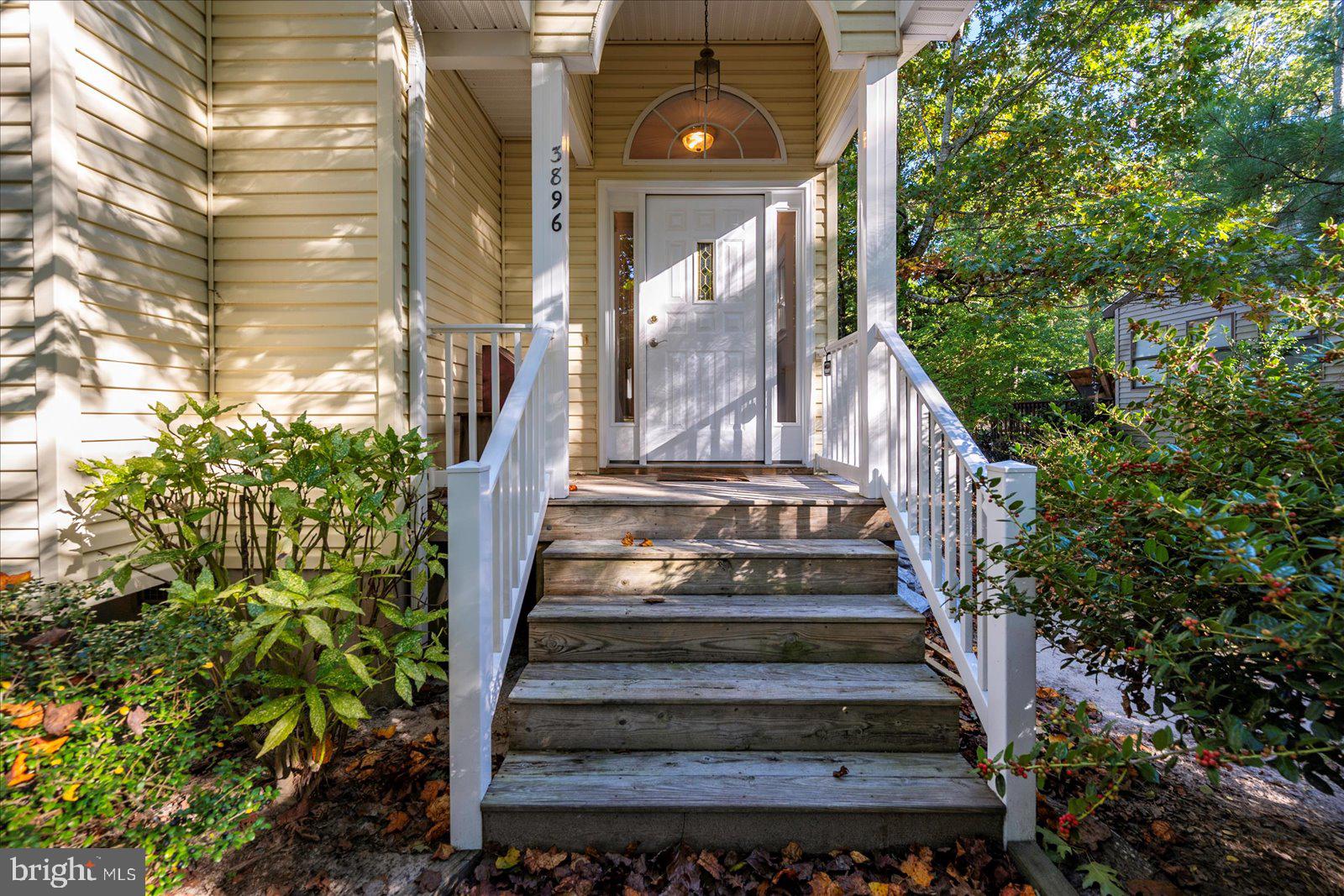 CAPTAIN'S COVE - Residential