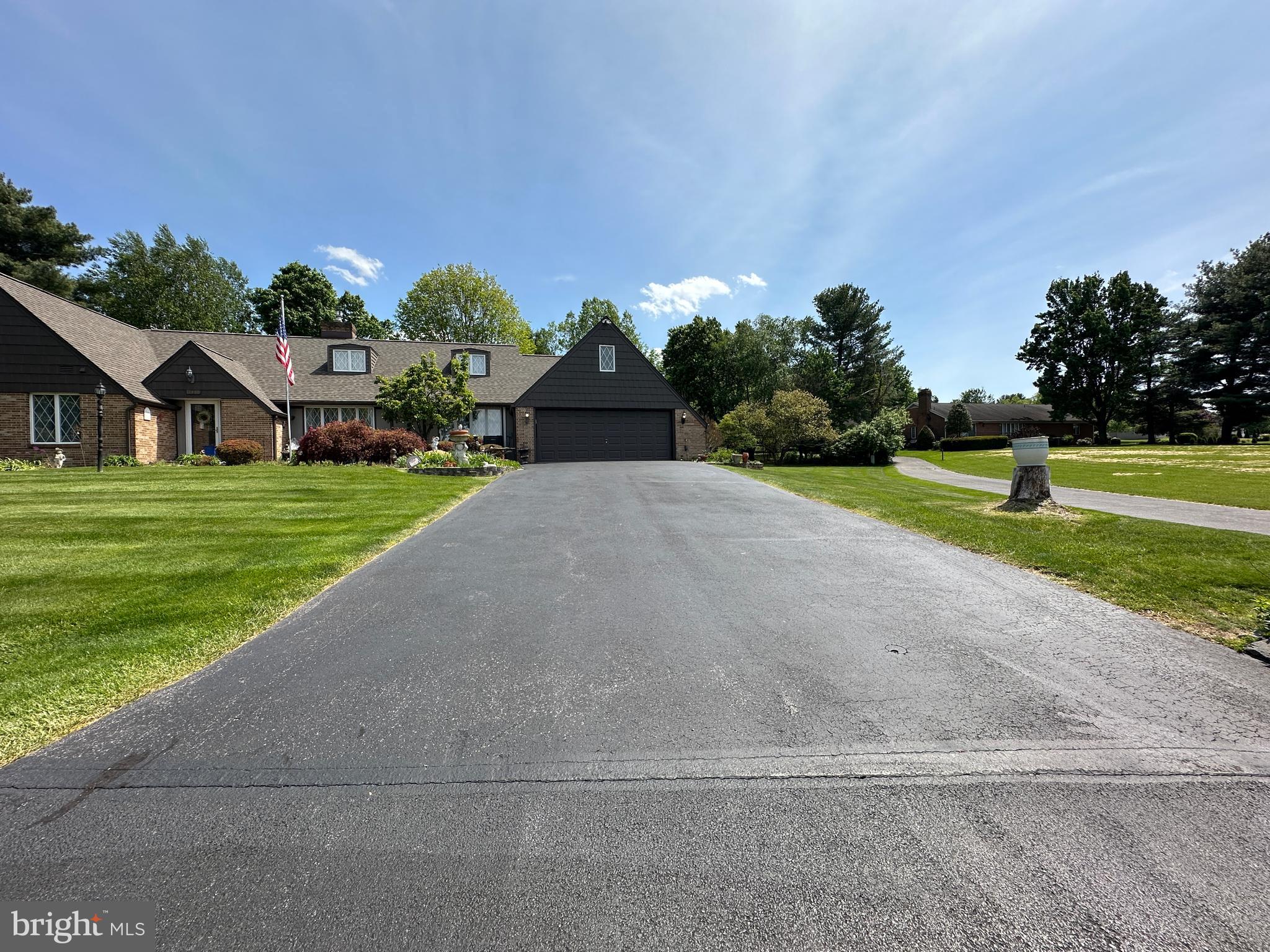 COUNTRY CLUB ESTATES - Residential