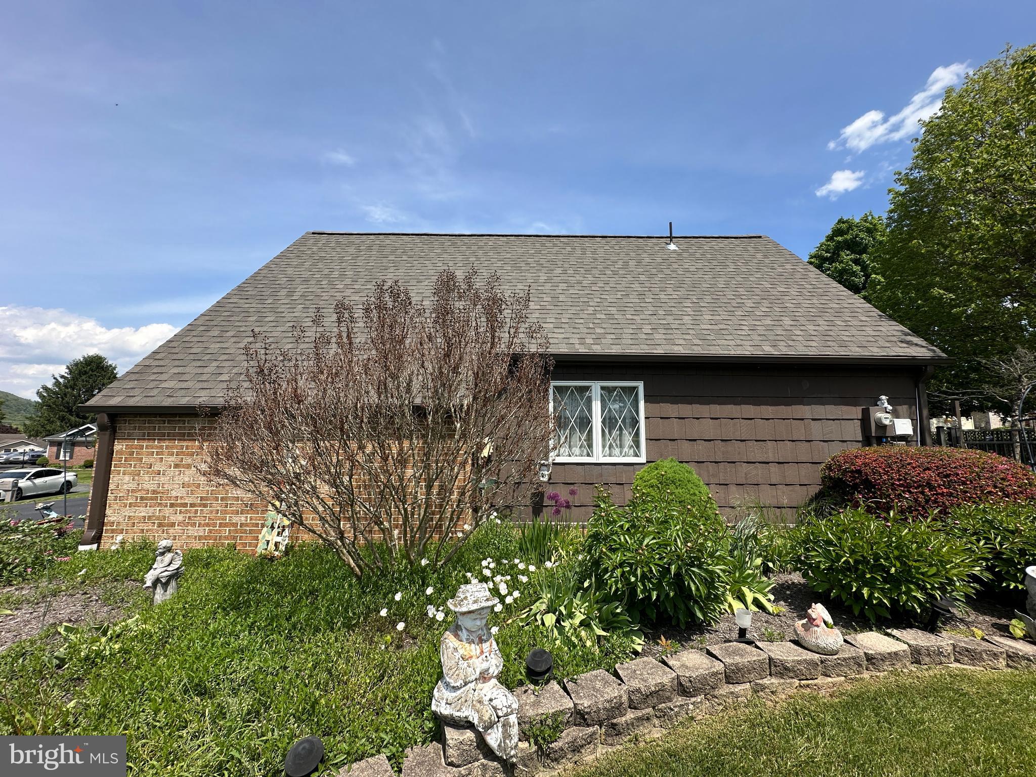 COUNTRY CLUB ESTATES - Residential