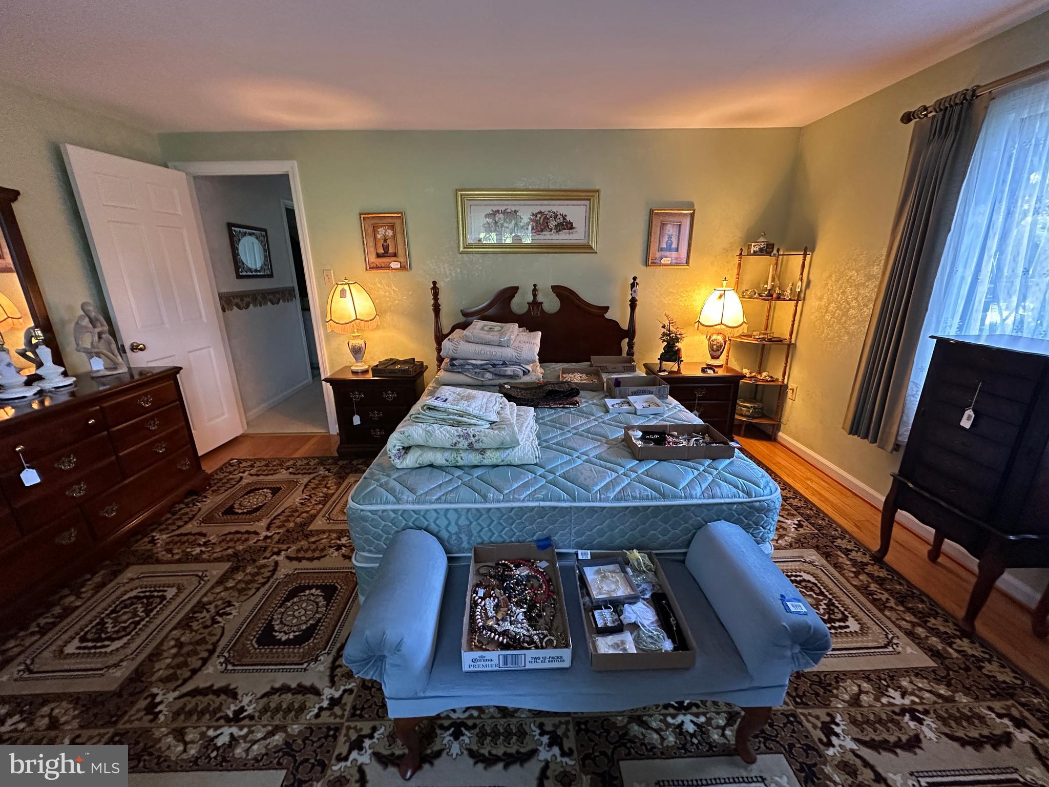 COUNTRY CLUB ESTATES - Residential