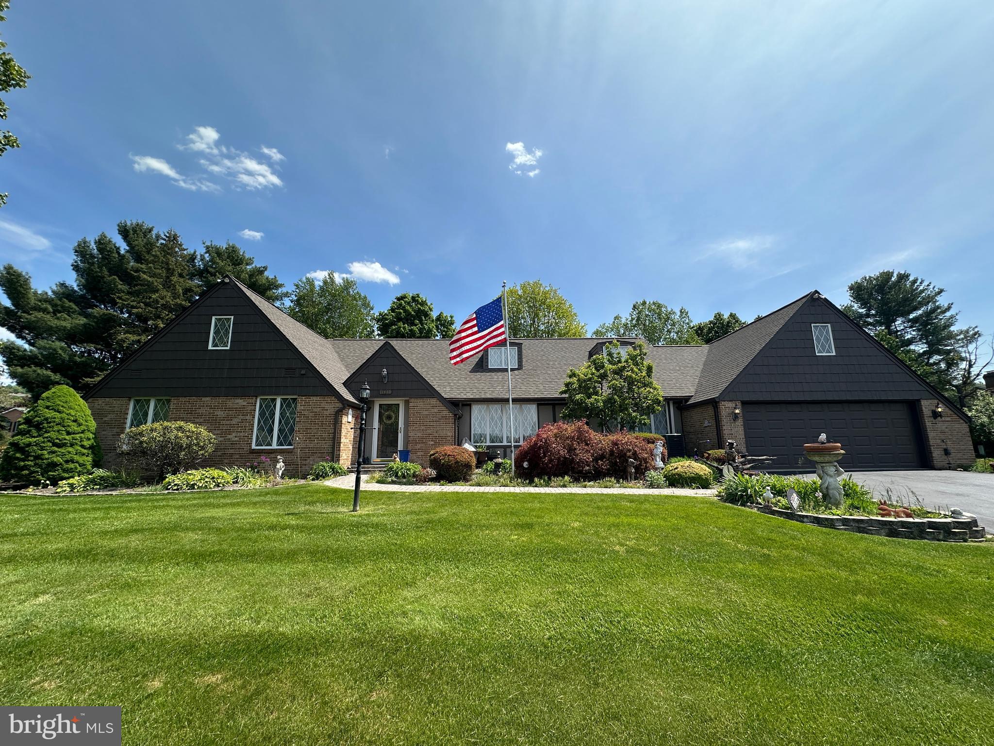 COUNTRY CLUB ESTATES - Residential