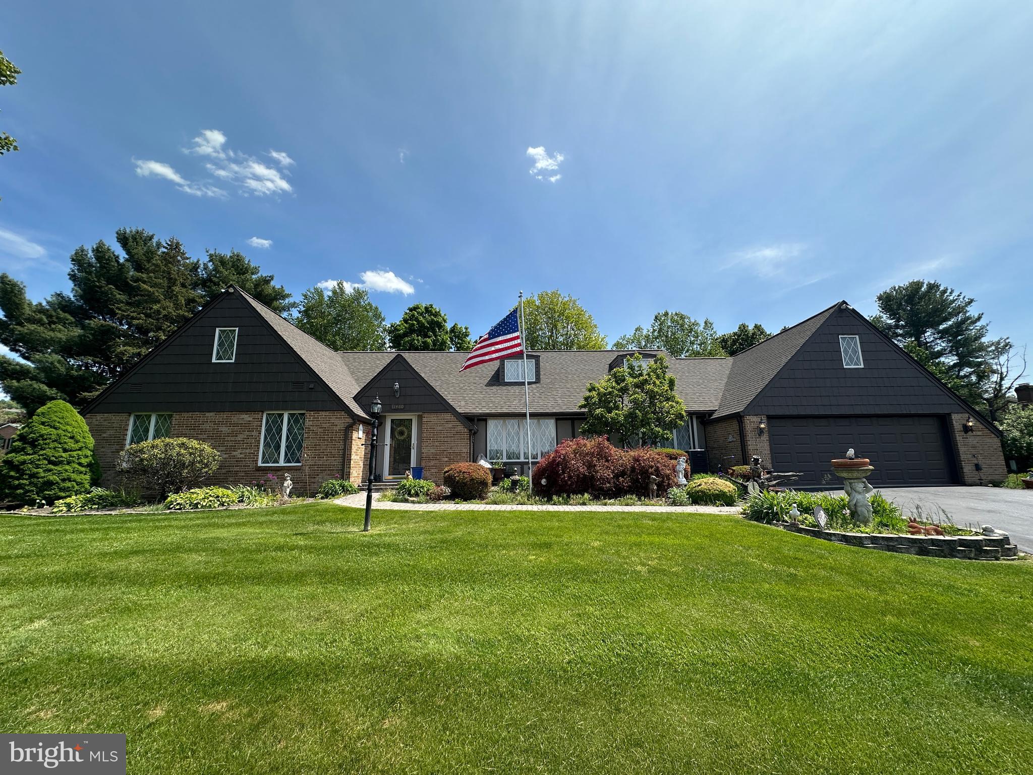 COUNTRY CLUB ESTATES - Residential