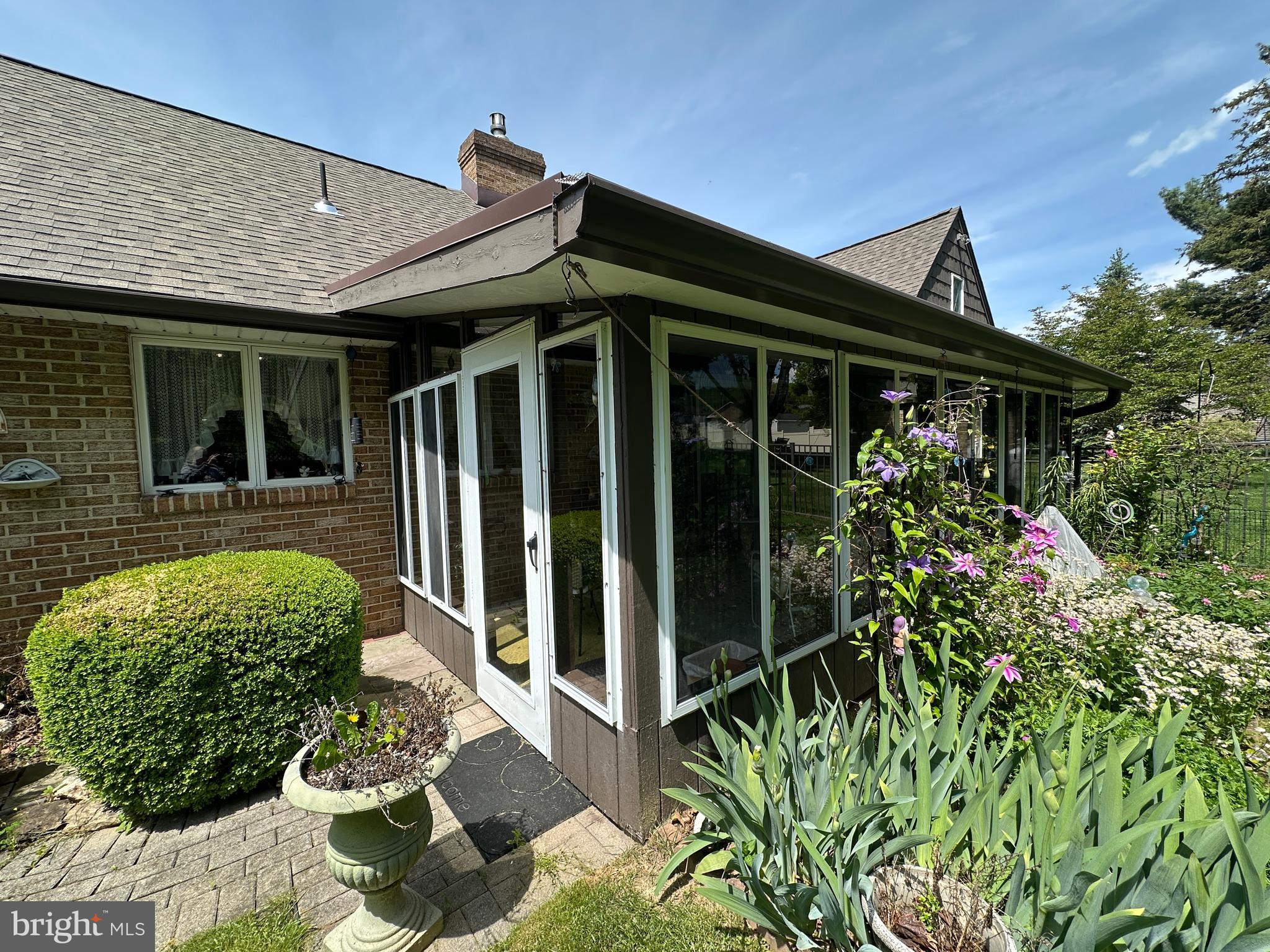 COUNTRY CLUB ESTATES - Residential