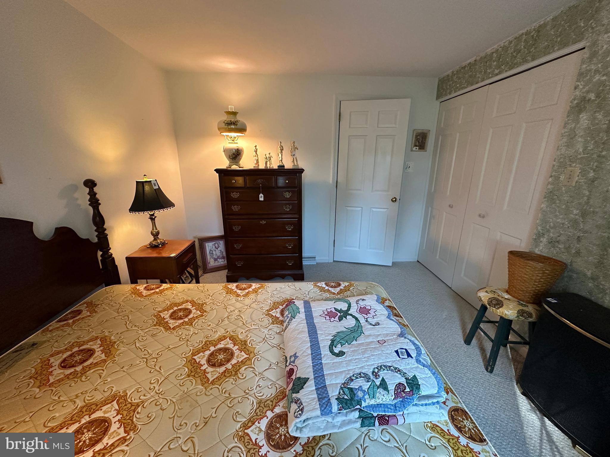 COUNTRY CLUB ESTATES - Residential