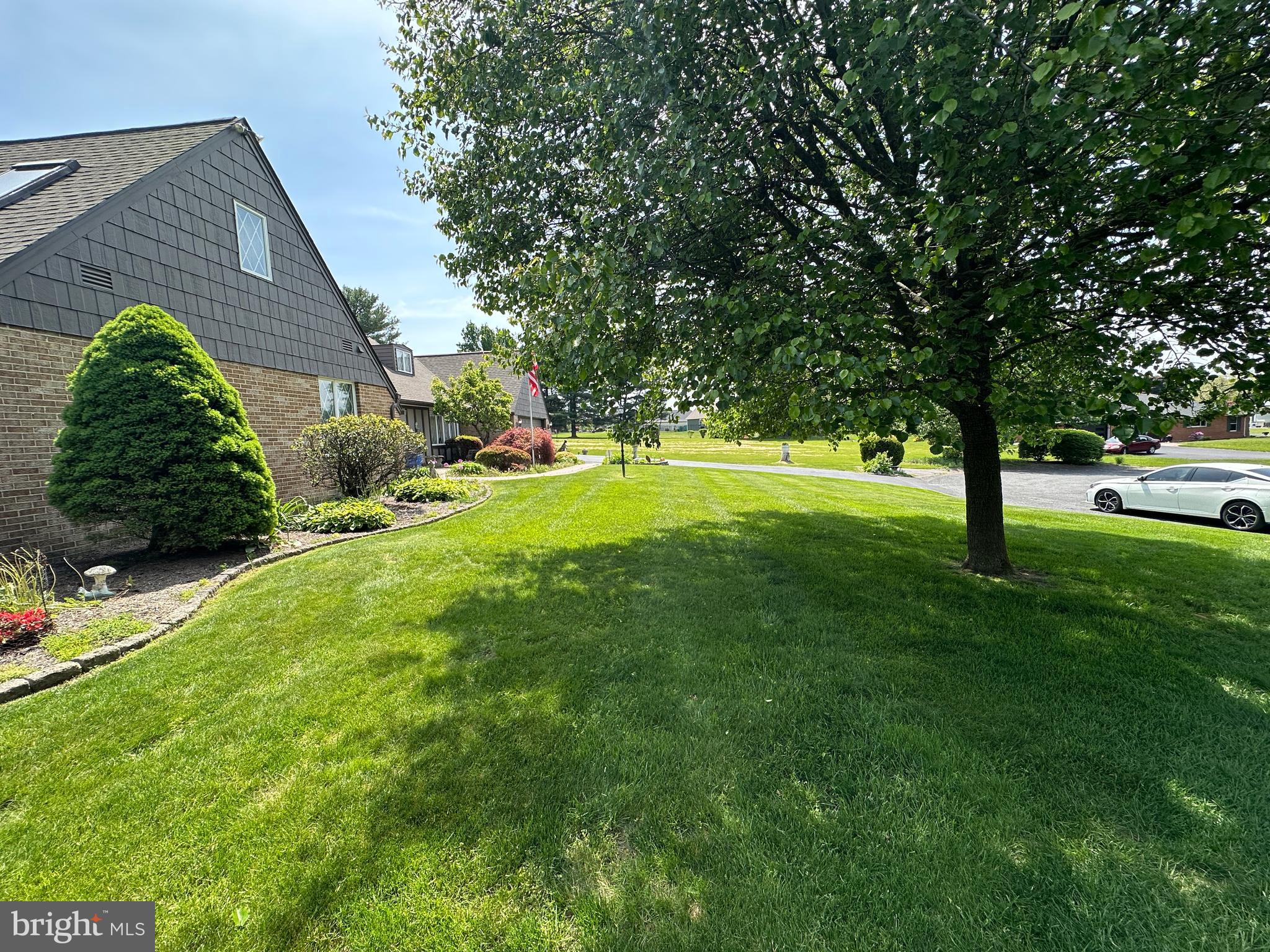 COUNTRY CLUB ESTATES - Residential