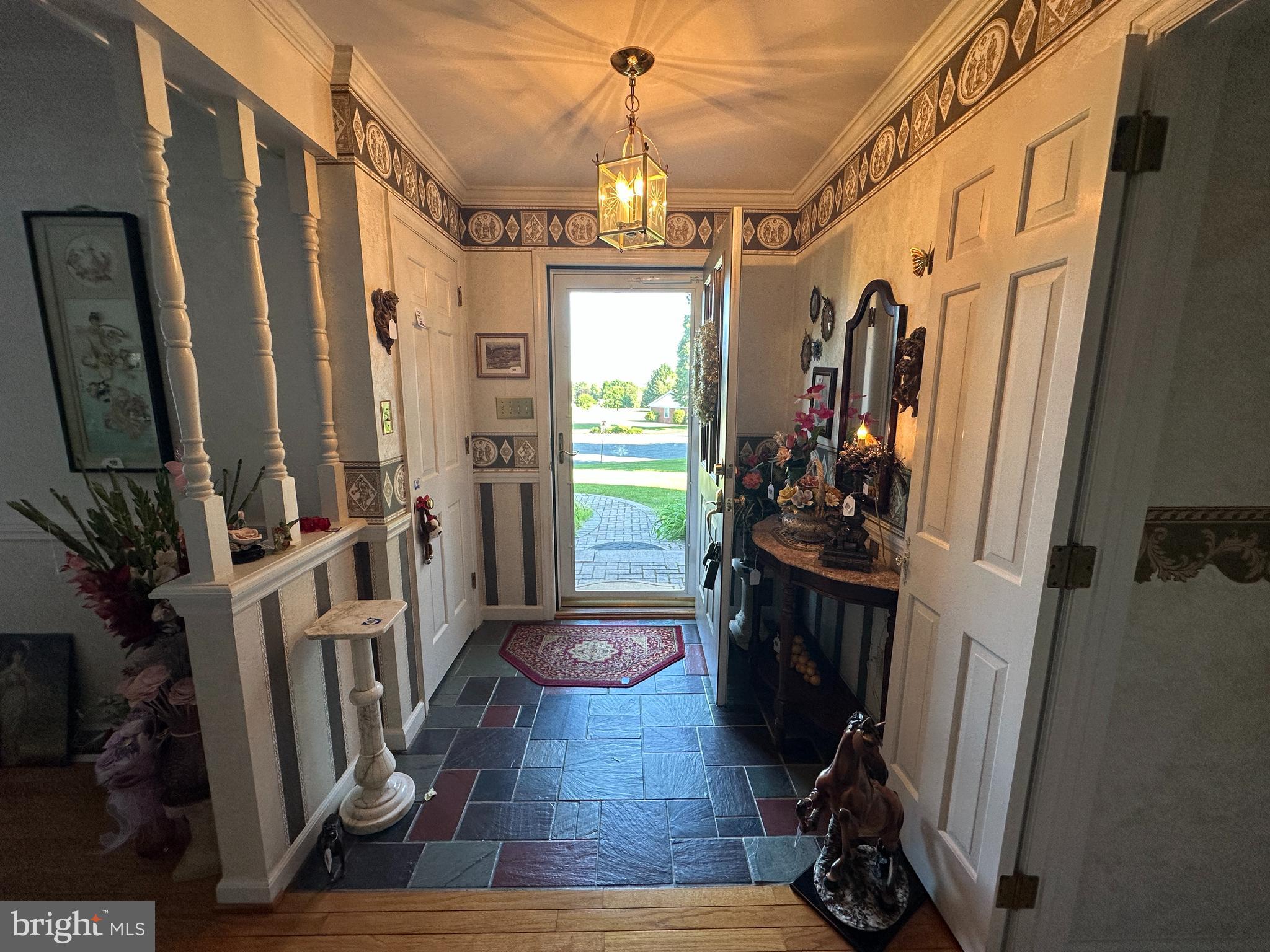 COUNTRY CLUB ESTATES - Residential