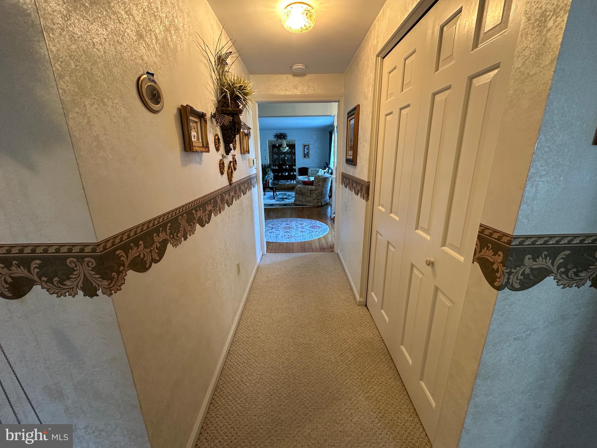 COUNTRY CLUB ESTATES - Residential