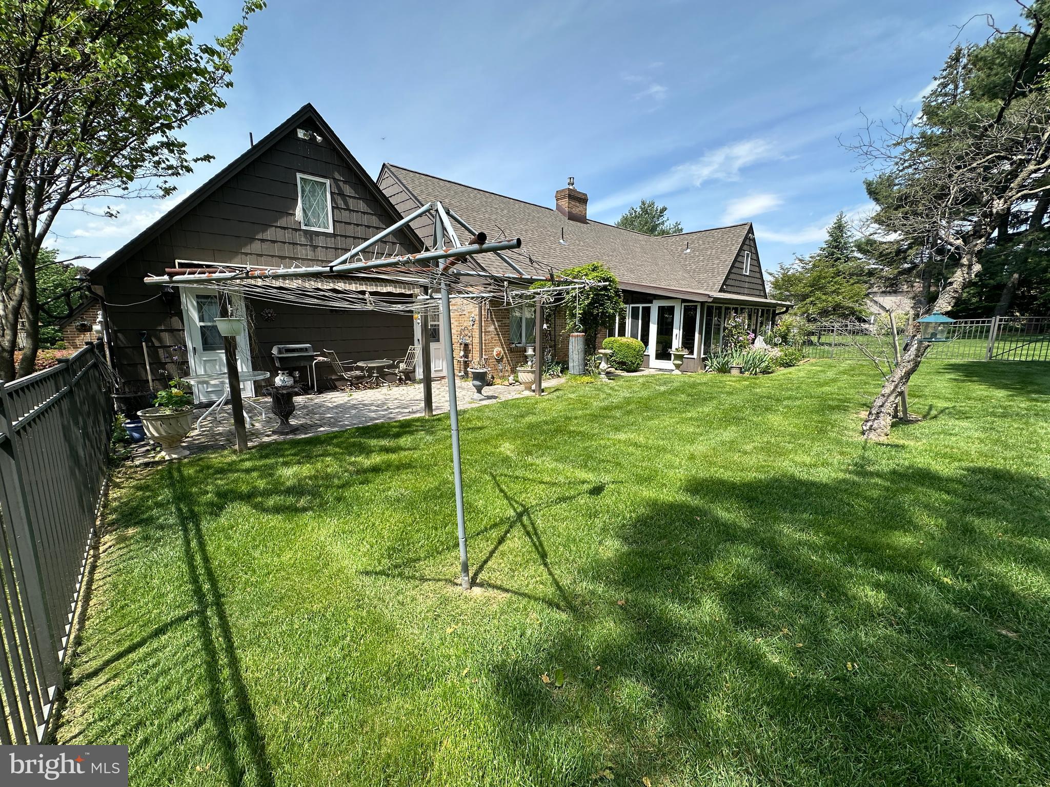 COUNTRY CLUB ESTATES - Residential