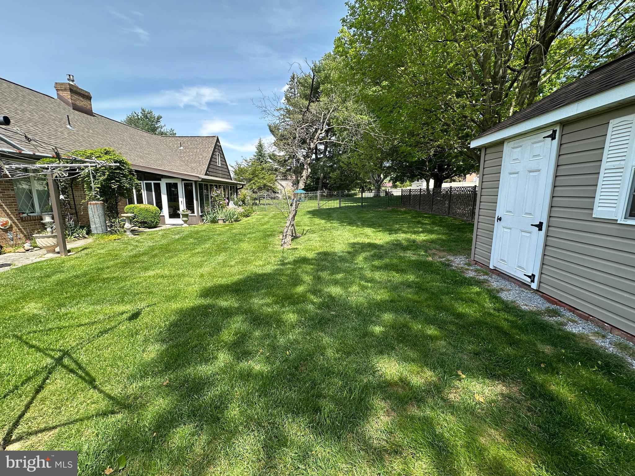 COUNTRY CLUB ESTATES - Residential