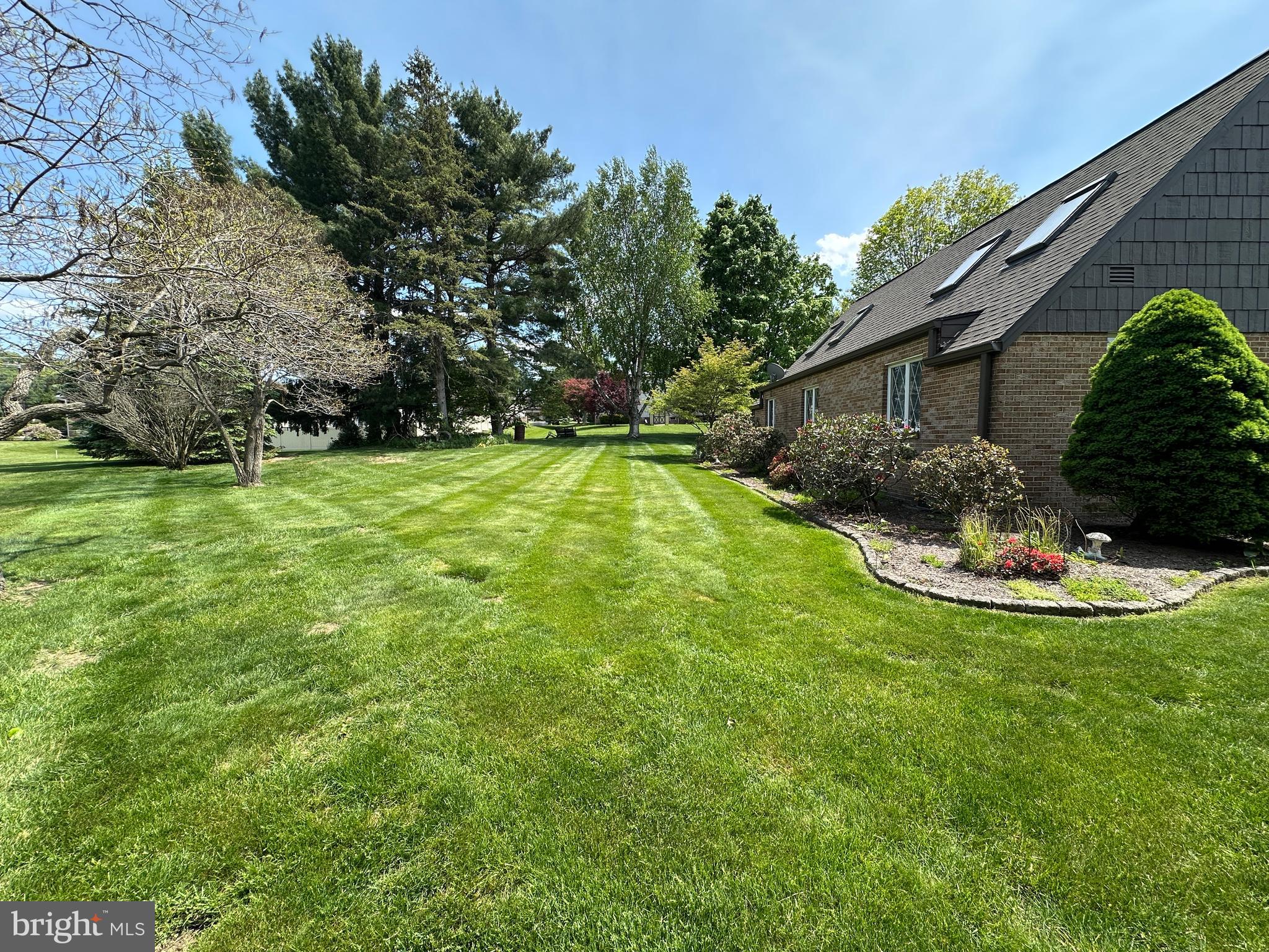 COUNTRY CLUB ESTATES - Residential