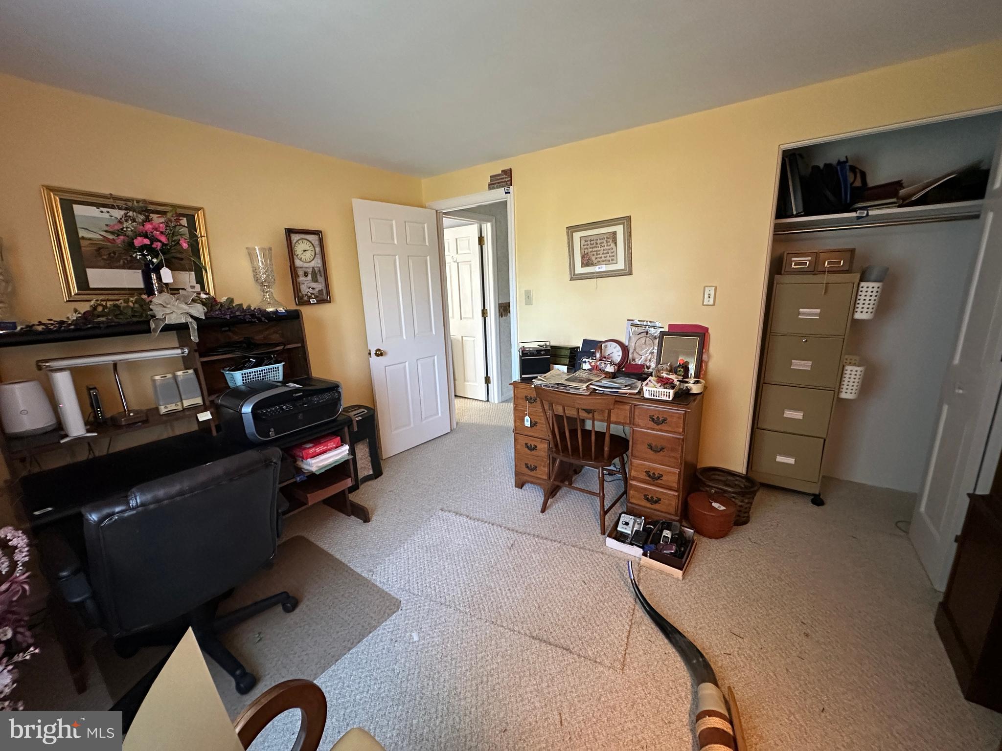 COUNTRY CLUB ESTATES - Residential
