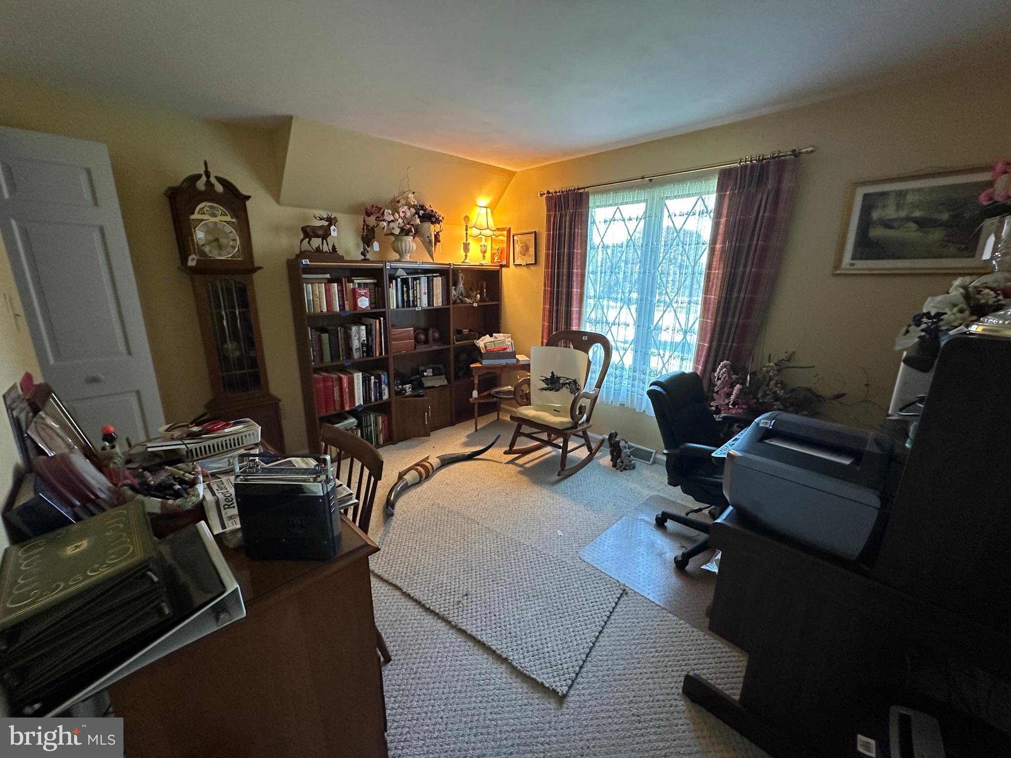 COUNTRY CLUB ESTATES - Residential