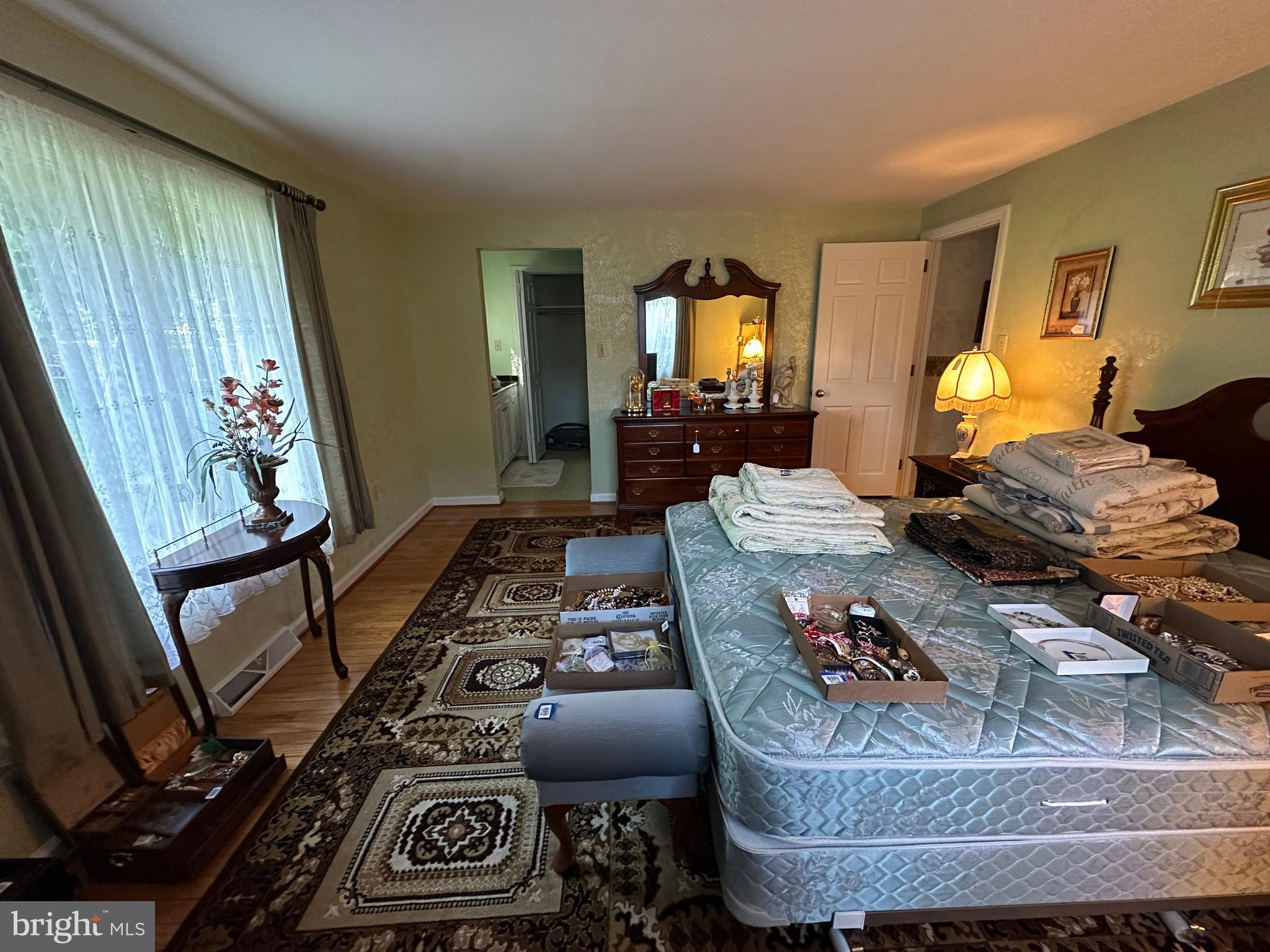 COUNTRY CLUB ESTATES - Residential