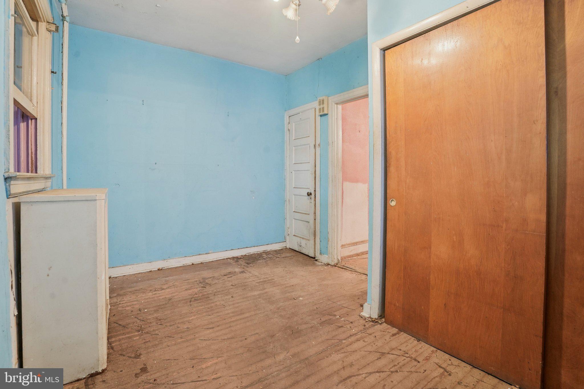 BRIDESBURG - Residential