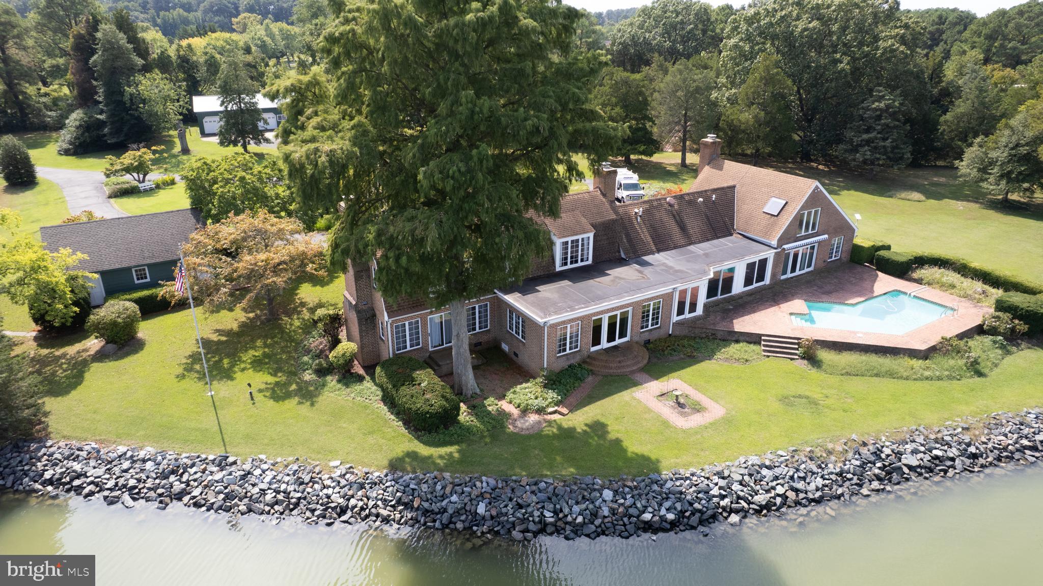 ROYAL OAK - Residential
