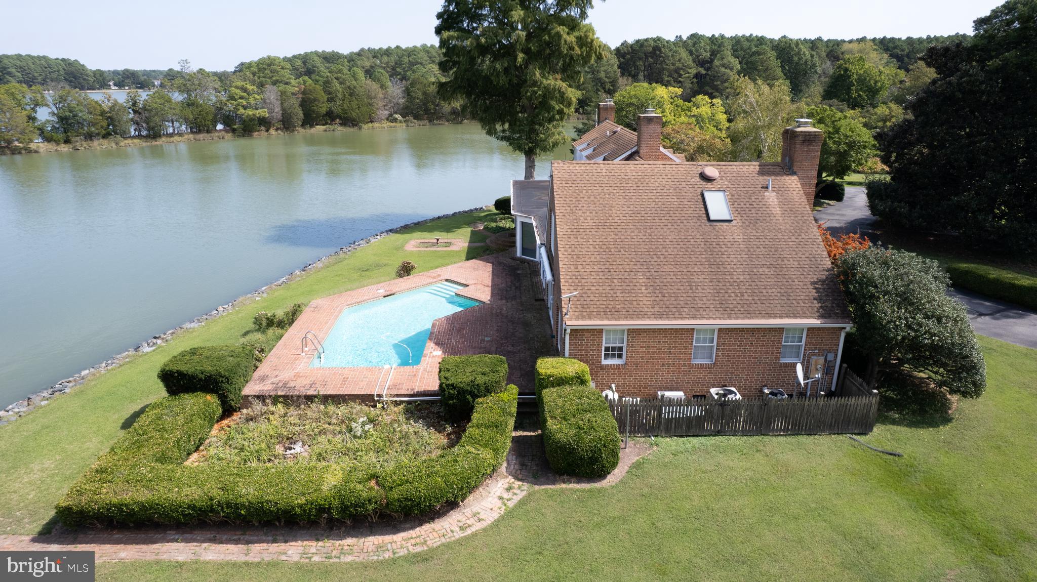 ROYAL OAK - Residential
