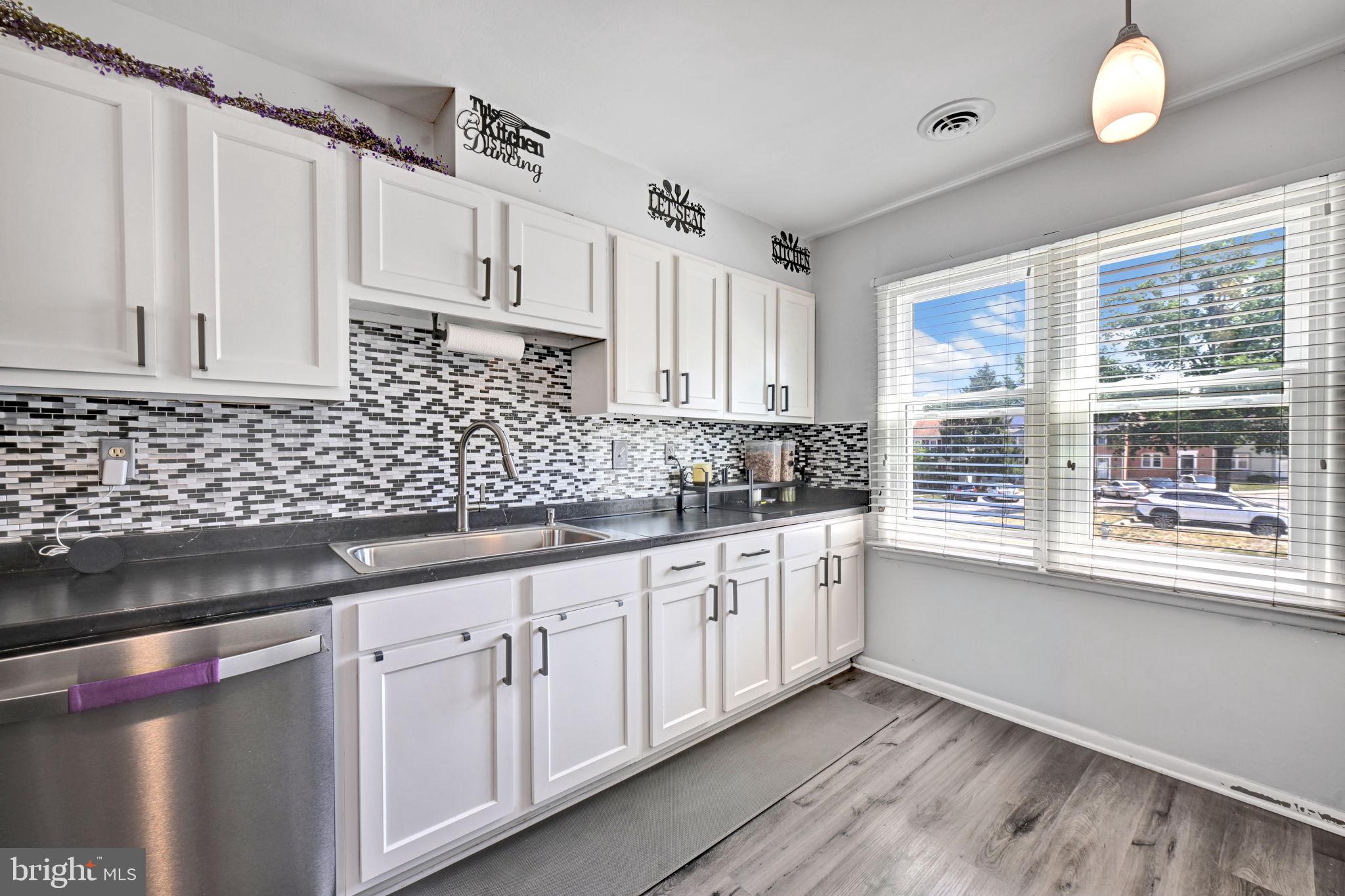 HILLCREST TOWNE - Residential