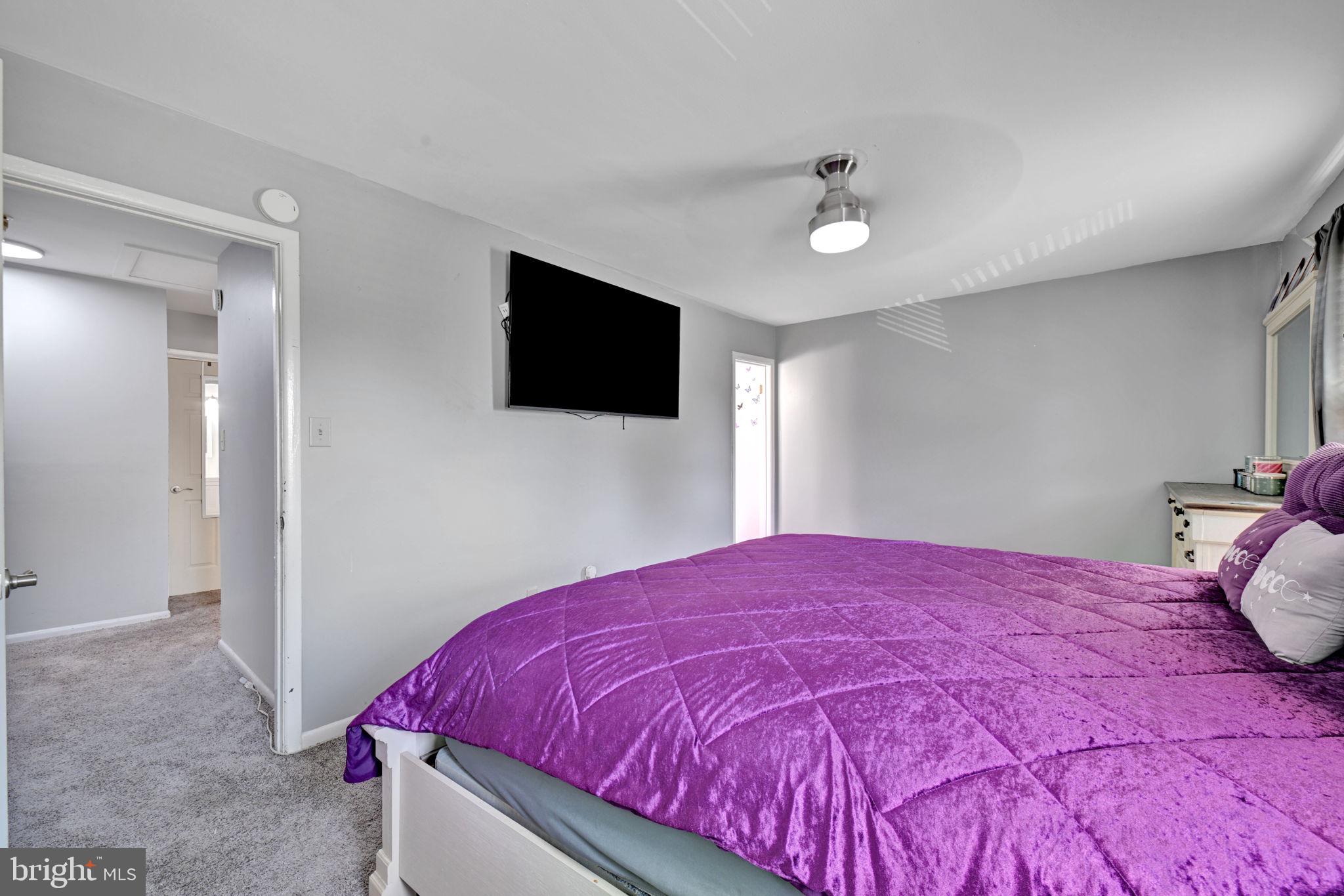 HILLCREST TOWNE - Residential