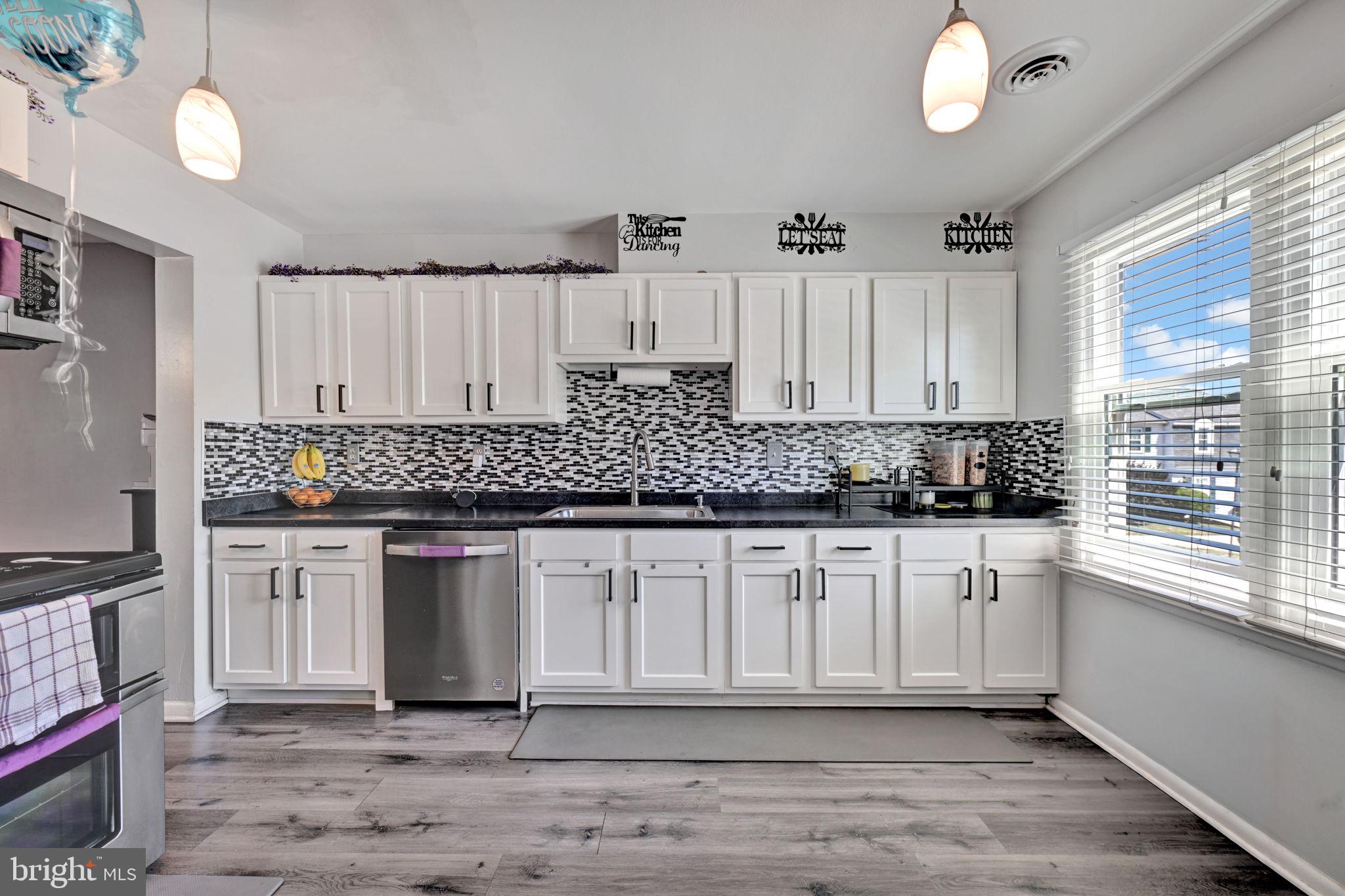 HILLCREST TOWNE - Residential