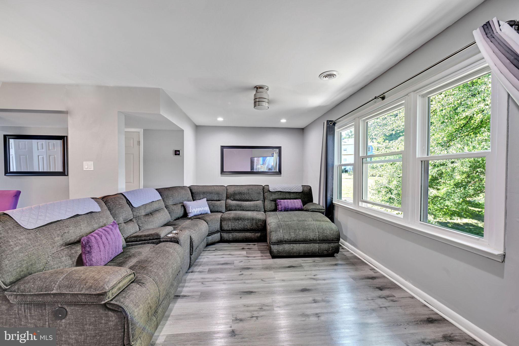 HILLCREST TOWNE - Residential