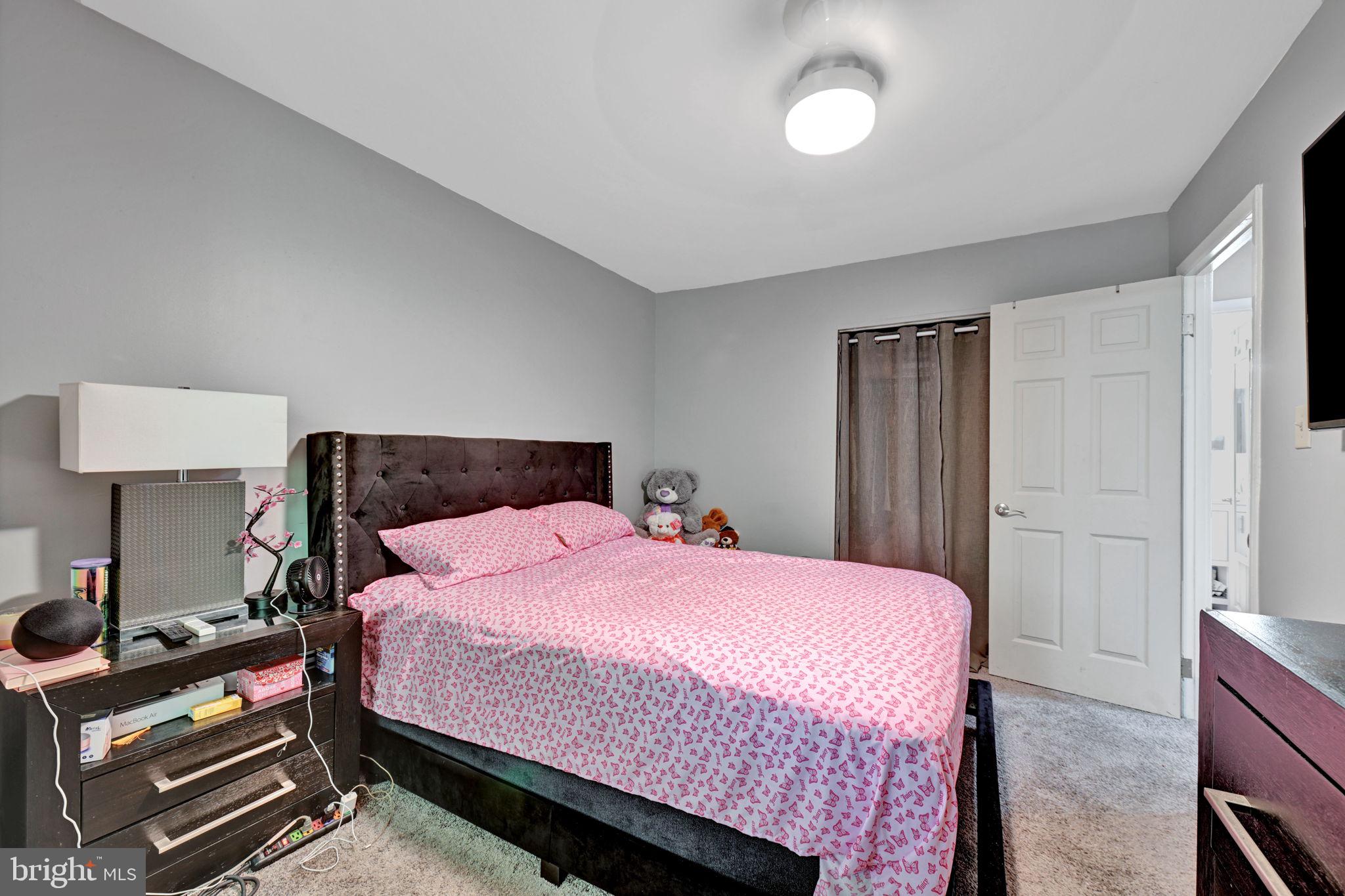 HILLCREST TOWNE - Residential