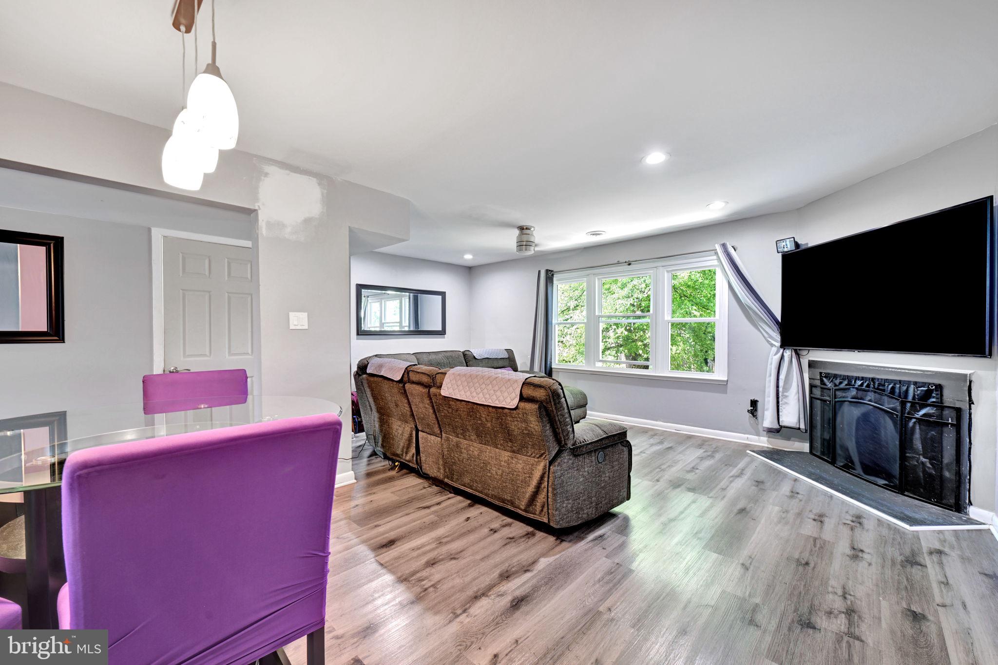 HILLCREST TOWNE - Residential