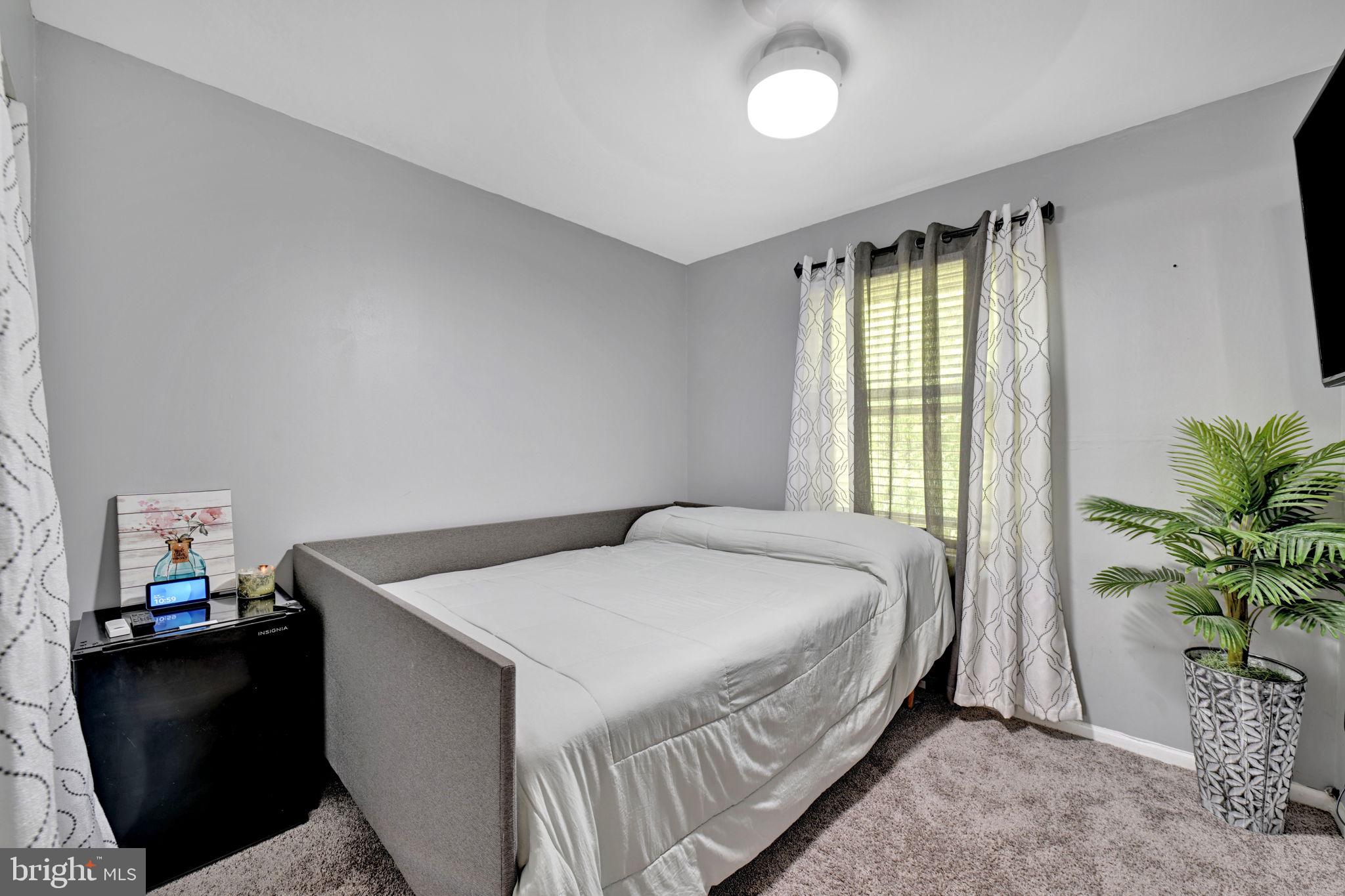 HILLCREST TOWNE - Residential