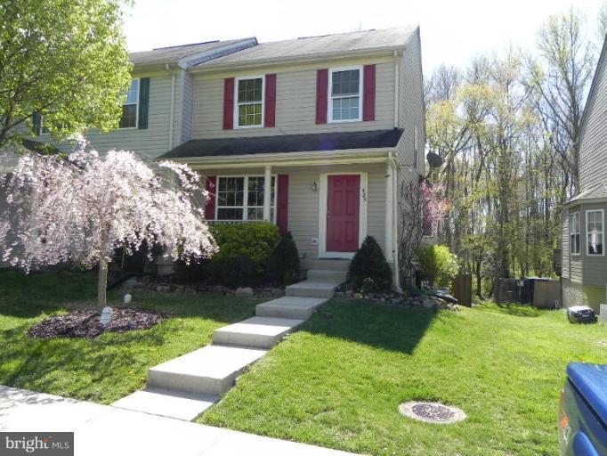 Spacious end-unit townhome in Buttonwoods, Elkton!
This three-level home offers an open and inviting layout, featuring oversized closets and abundant storage throughout. Home is in need of extensive cosmetic TLC and updates. The potential here is undeniable. Please note, photos are not current.
The lower level provides a flexible open space with a sliding door leading to a level backyard that backs to peaceful woods, perfect for relaxing or entertaining.
A great opportunity to create the home you’ve been dreaming of! Home features a new roof, hot water heater and sump pump.