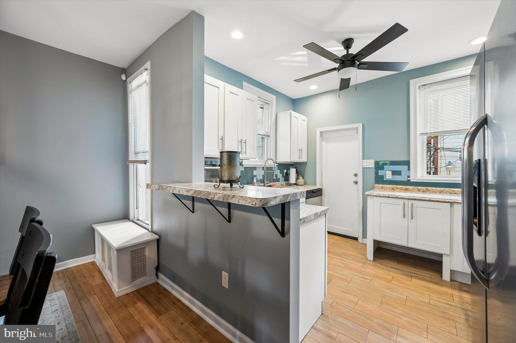 OXFORD CIRCLE - Residential
