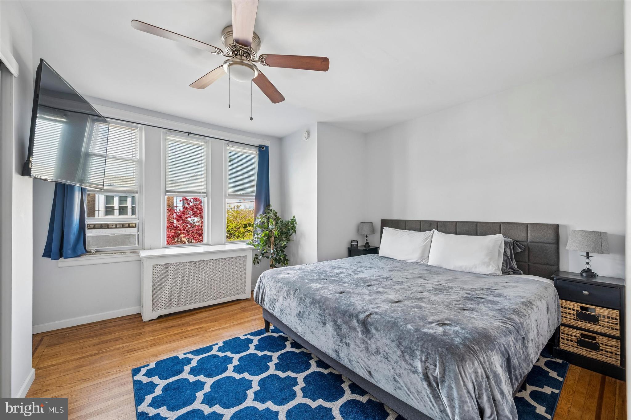 OXFORD CIRCLE - Residential