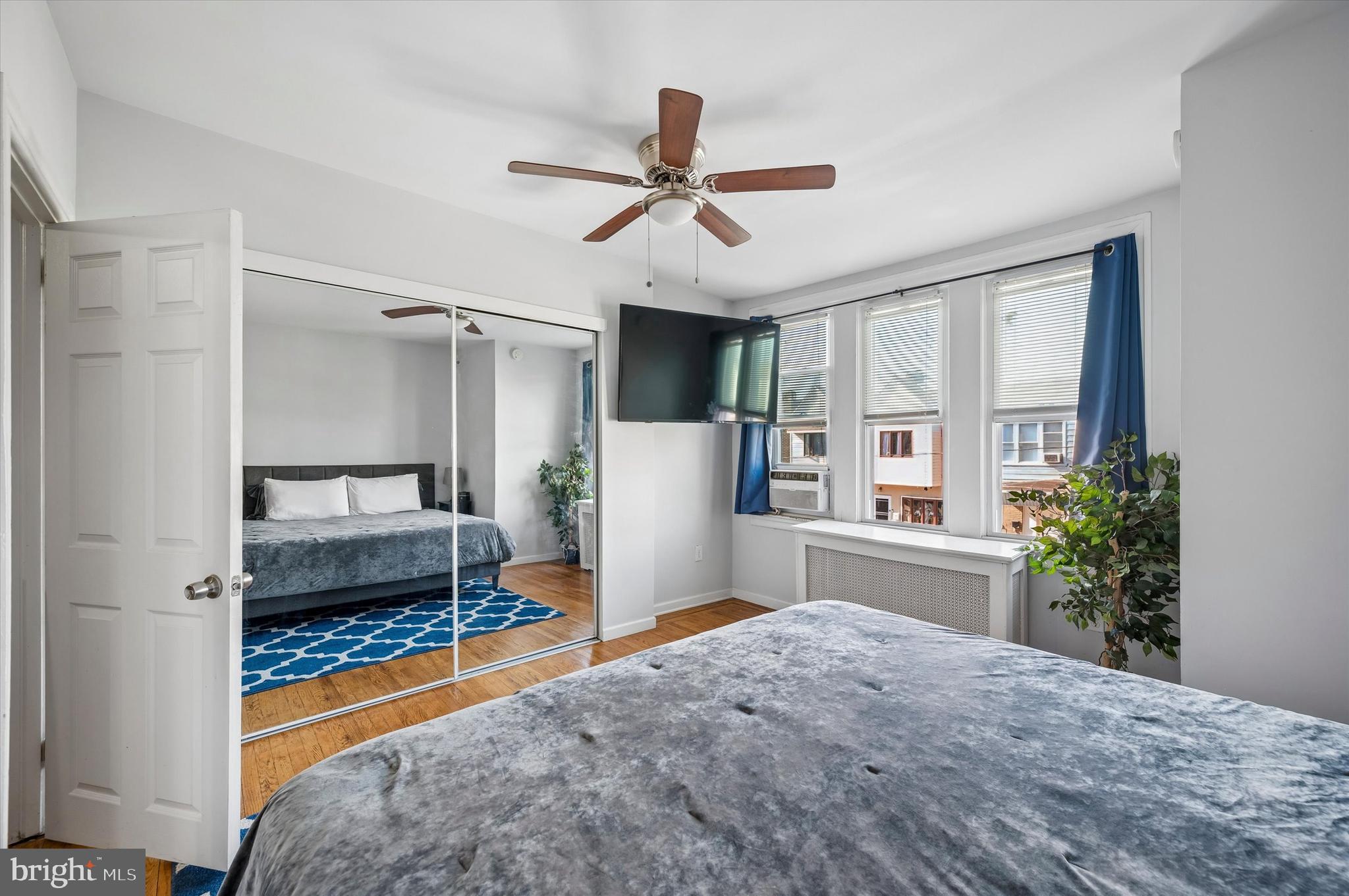 OXFORD CIRCLE - Residential