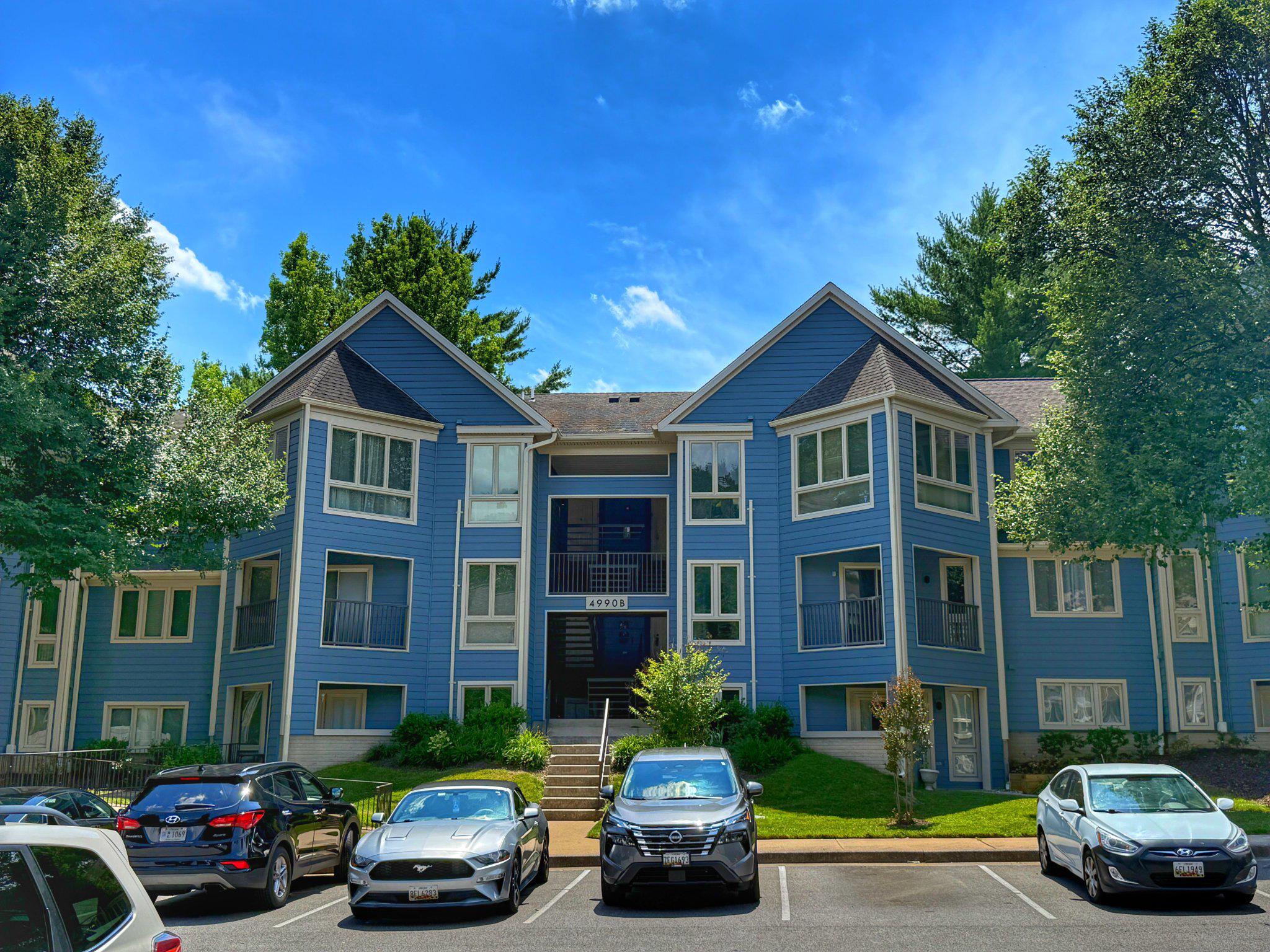 Welcome to this beautiful 2-bedroom, 2-bathroom garden-style apartment in the desirable Dorsey Search community. Offering 1,270 square feet of comfortable living space, this home combines modern convenience with everyday comfort.

The bright, open floor plan features a spacious living room with a cozy fireplace and abundant natural light. The kitchen offers ample counter space and a convenient washer and dryer inside the unit, making daily living easy and efficient.

Enjoy the beautifully landscaped common grounds without the hassle of maintenance, as the association handles lawn care and snow removal. Abundant parking is available throughout the community.

Ideally located near shopping, dining, parks, and recreation, this home offers the perfect blend of comfort, convenience, and lifestyle in one of Columbia's most sought-after communities.