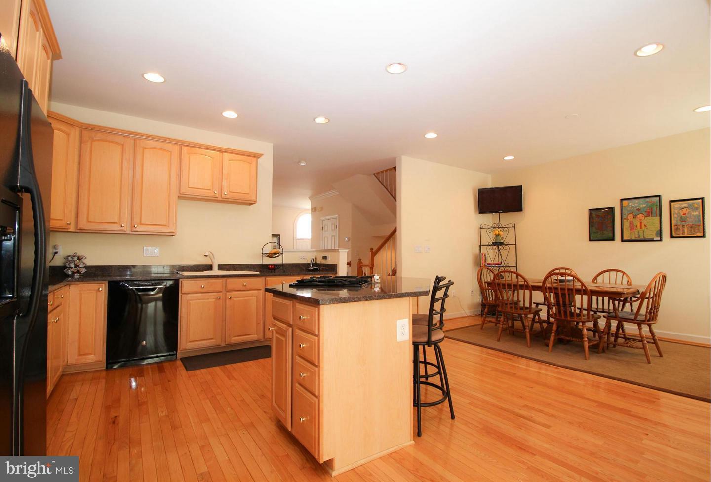 FAIR LAKES - Residential Lease