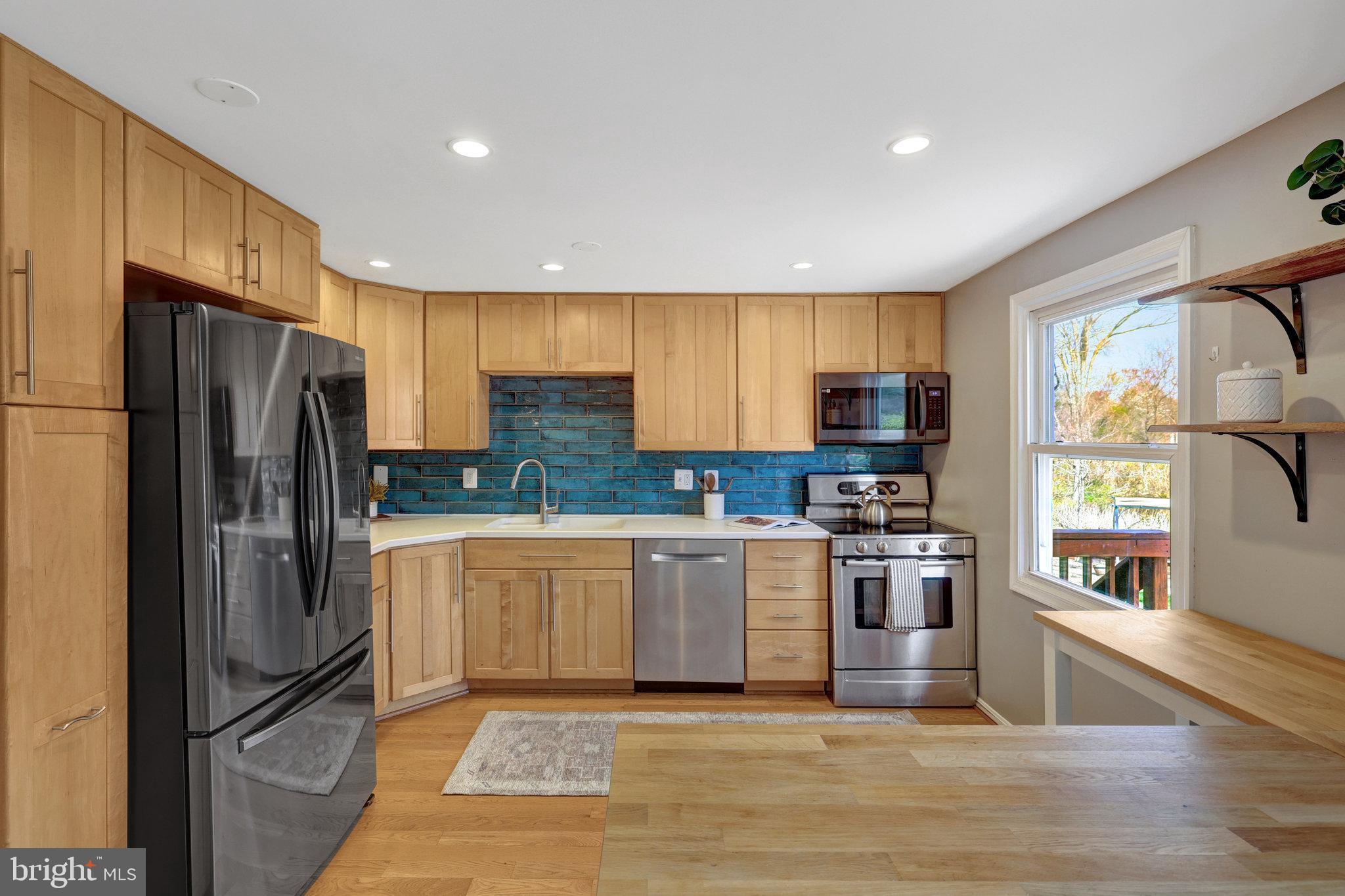 FOX MILL ESTATES - Residential