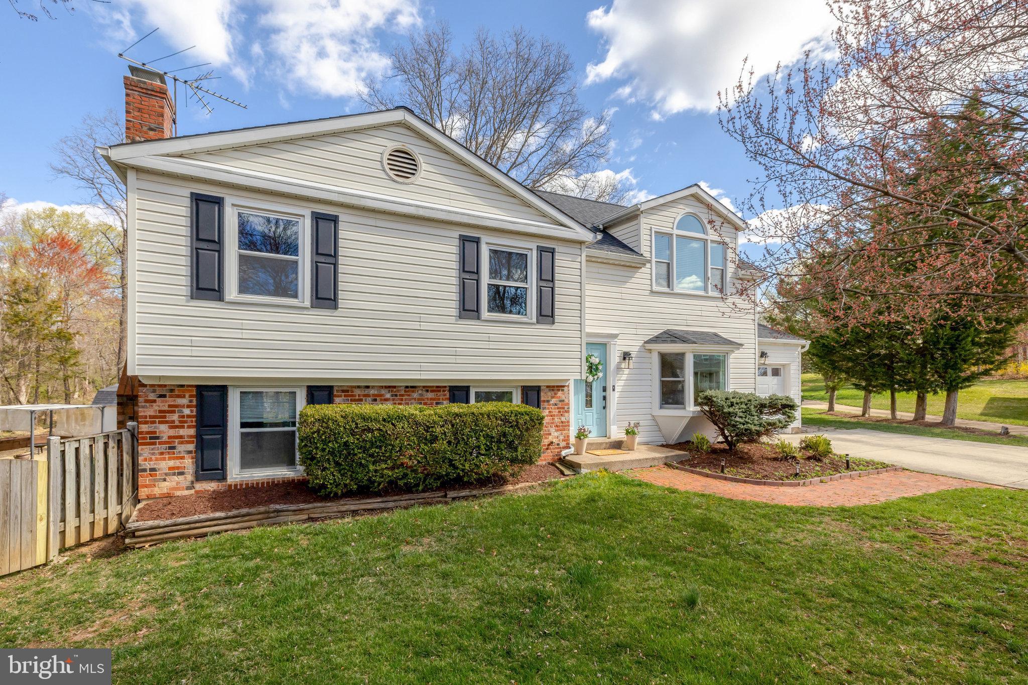 FOX MILL ESTATES - Residential