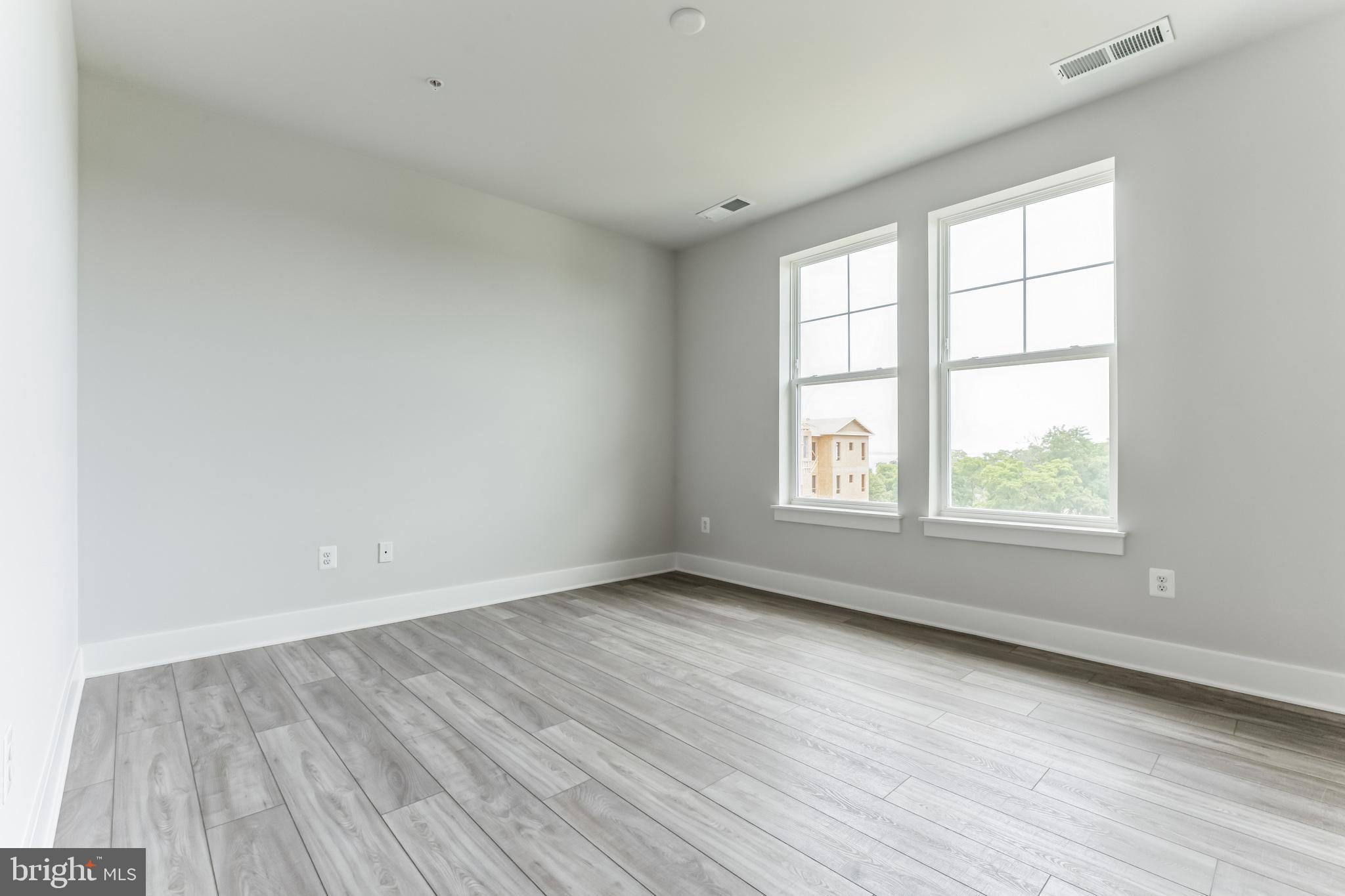 FOUR SEASONS AT KENT ISLAND - Residential