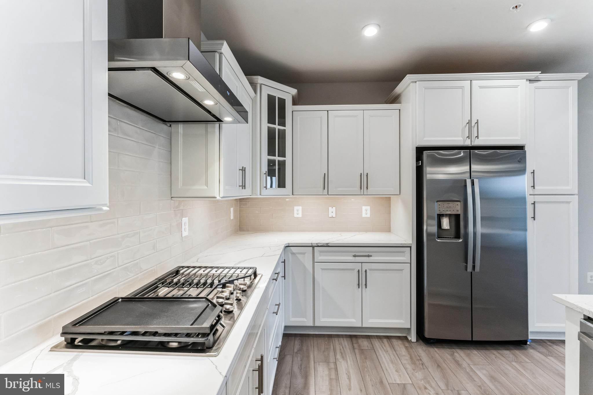 FOUR SEASONS AT KENT ISLAND - Residential